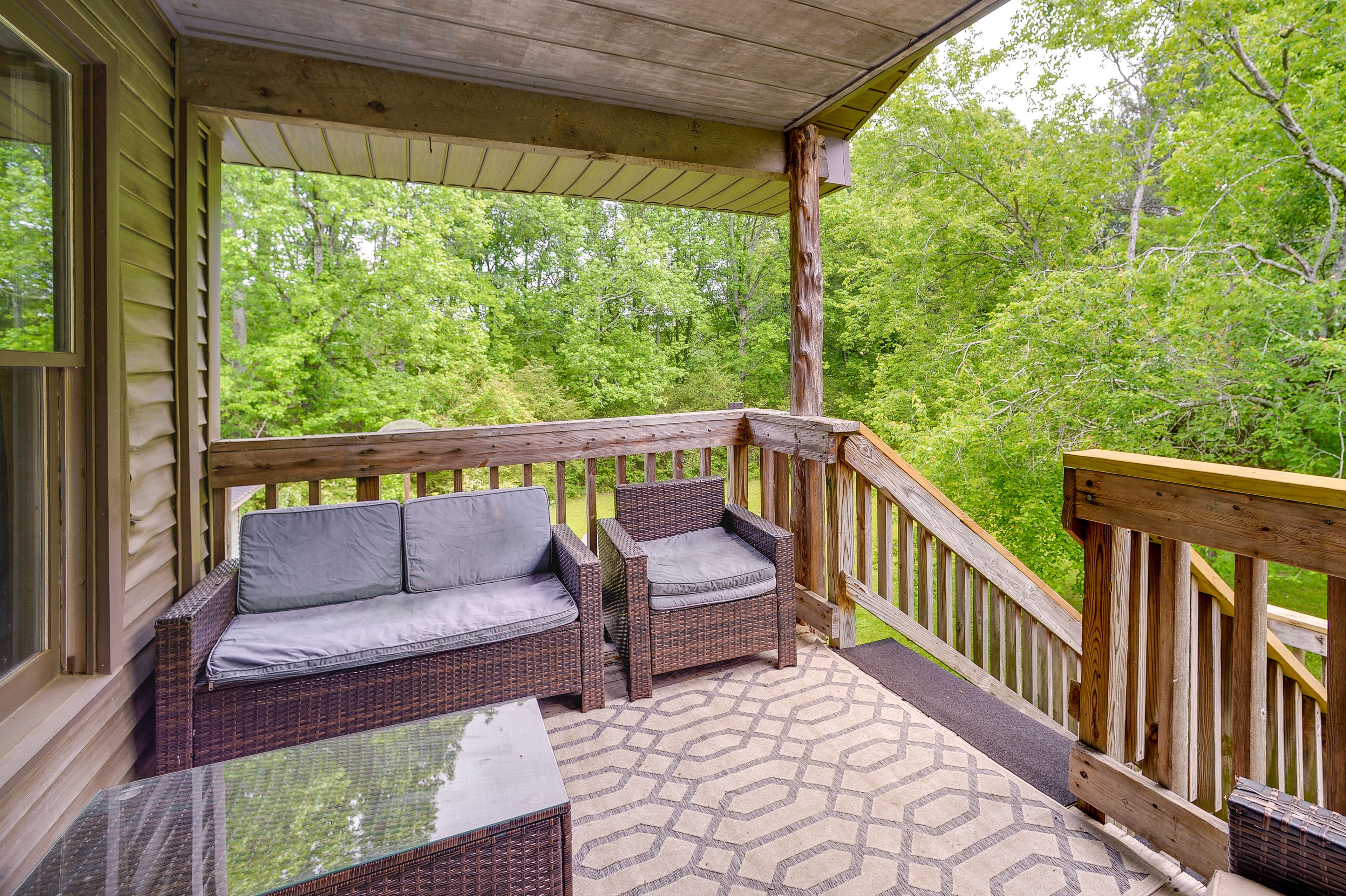 Outdoor Space | Family Friendly | 4 Acres of Land | Near Tennessee River