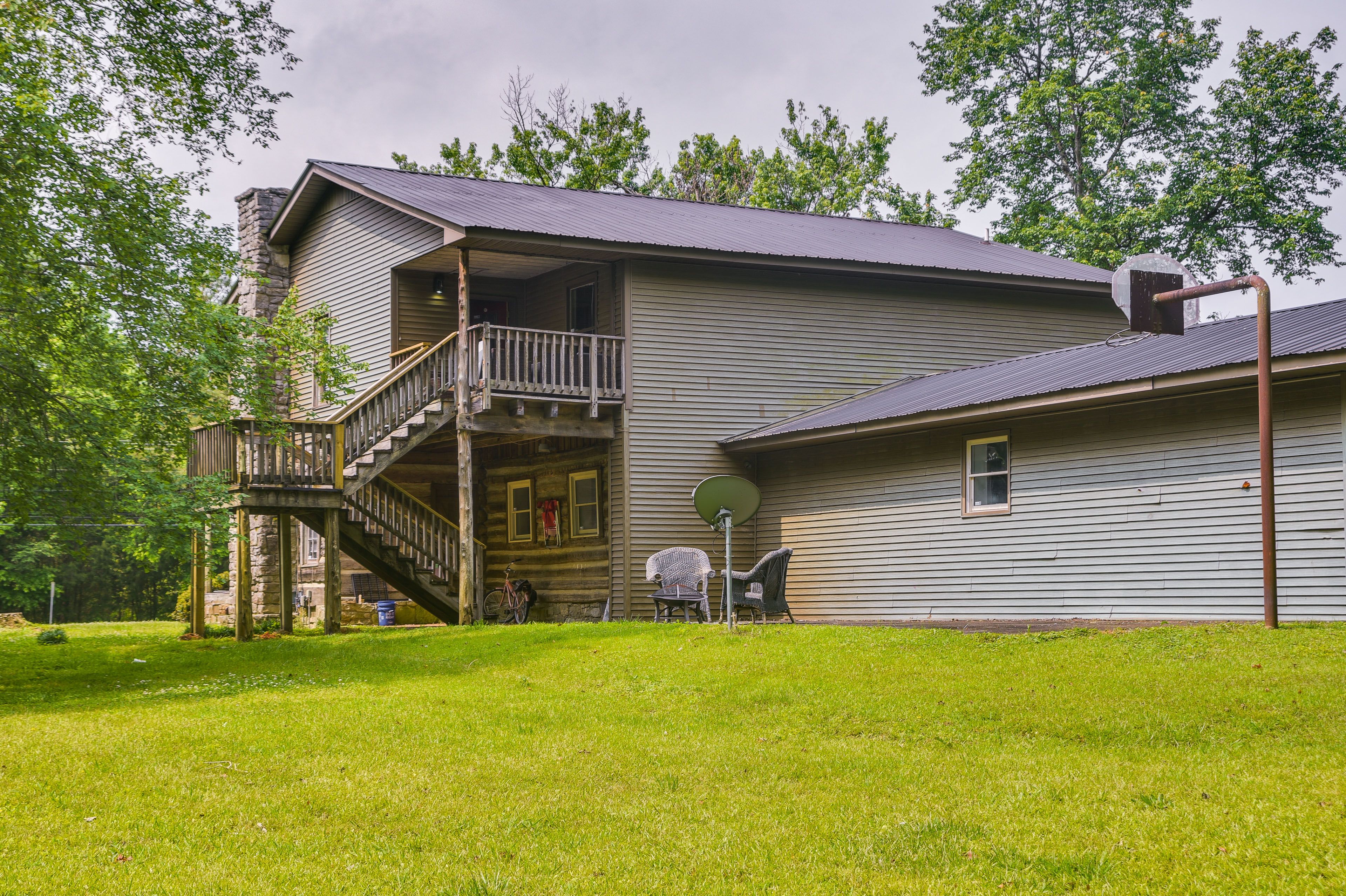 Exterior | Second-Floor Unit