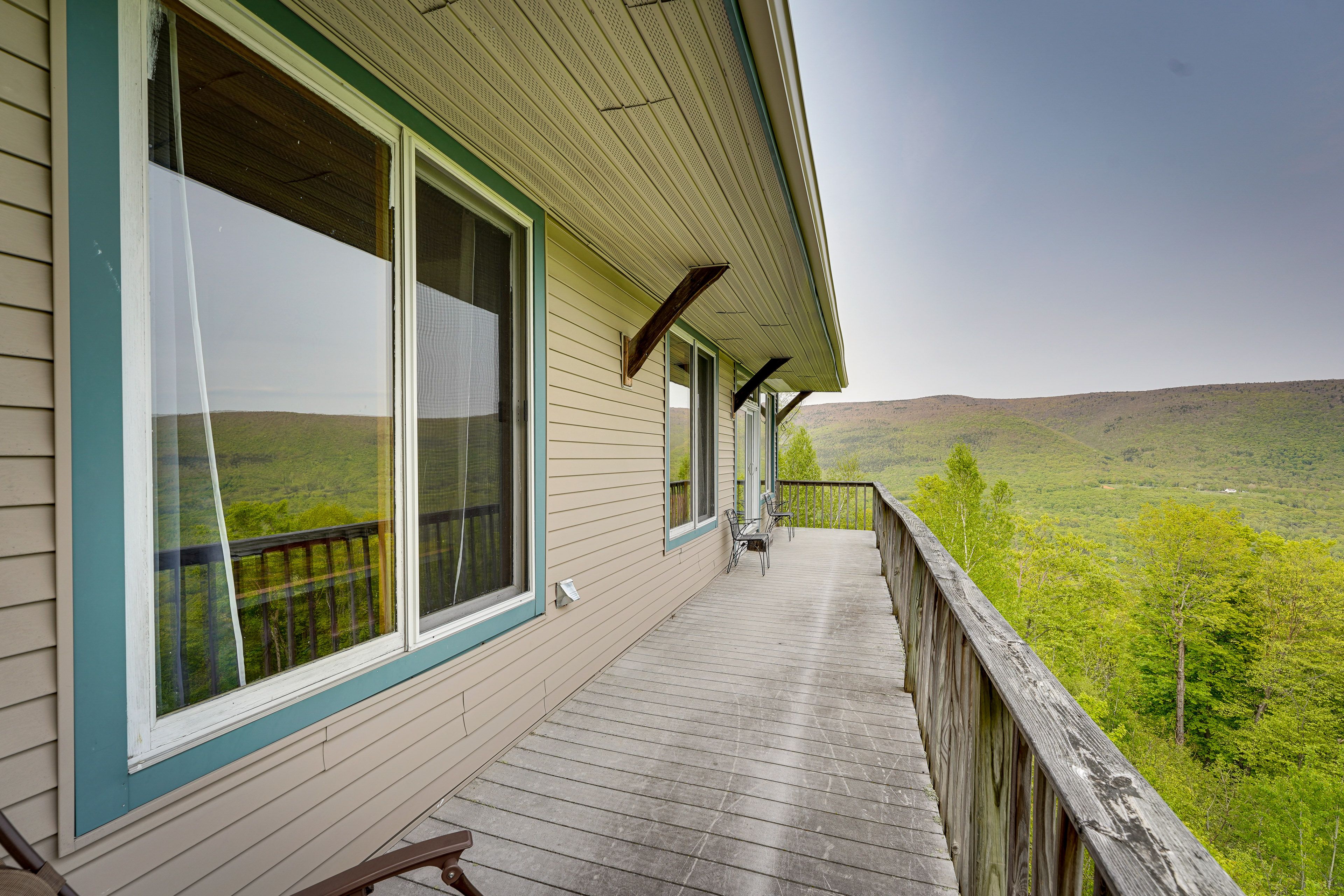 Wraparound Deck