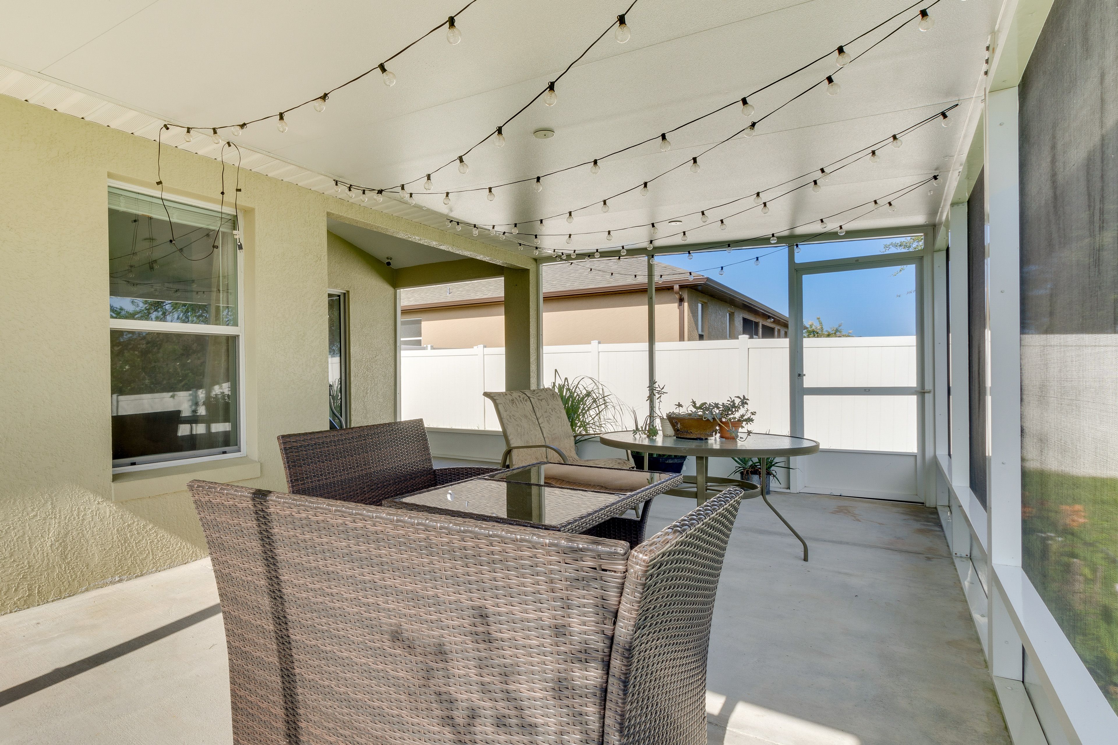 Screened-In Porch | Elliptical