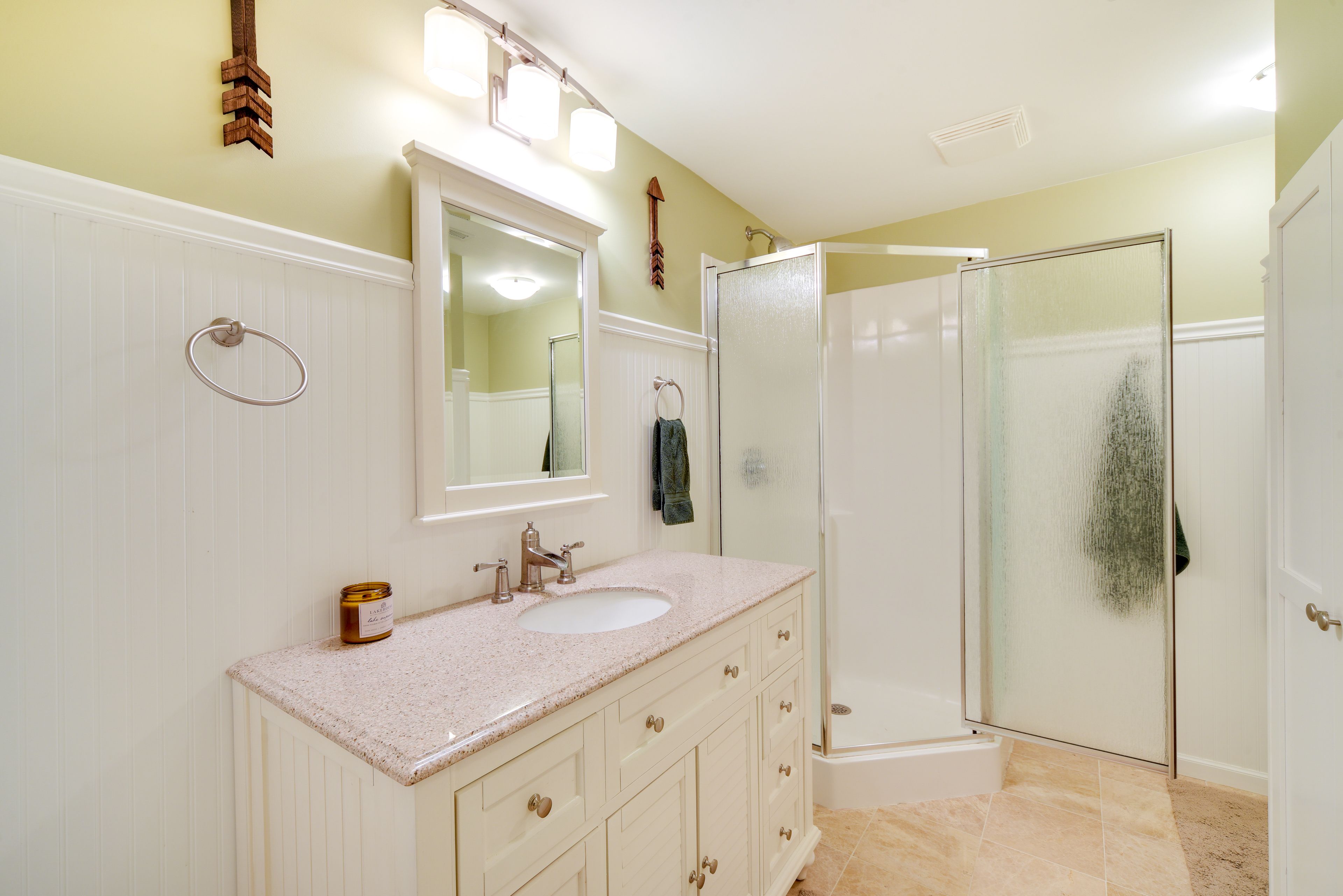 Full Bathroom | 1st Floor