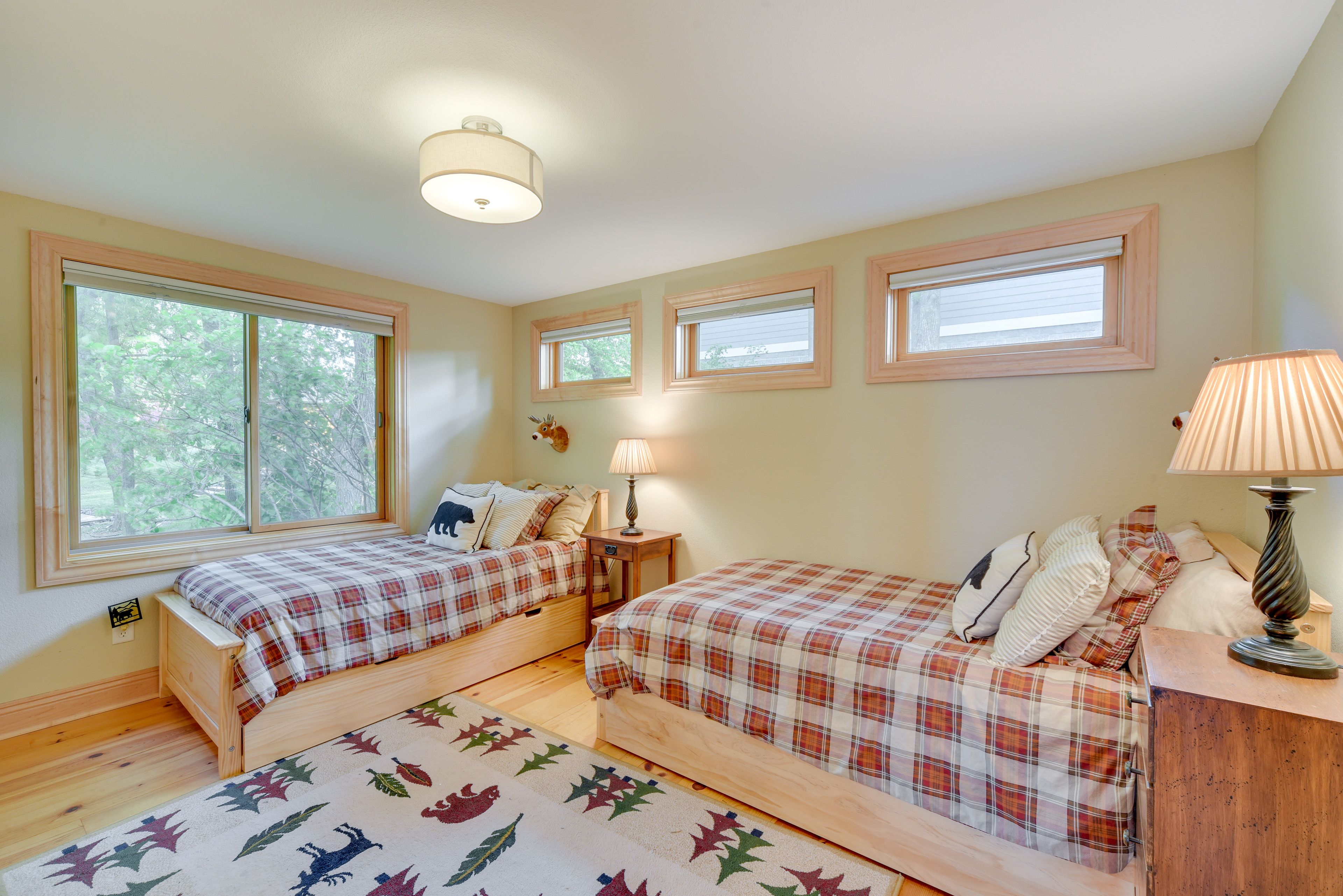 Bedroom 2 | 2 Twin Beds w/ 2 Twin Trundles