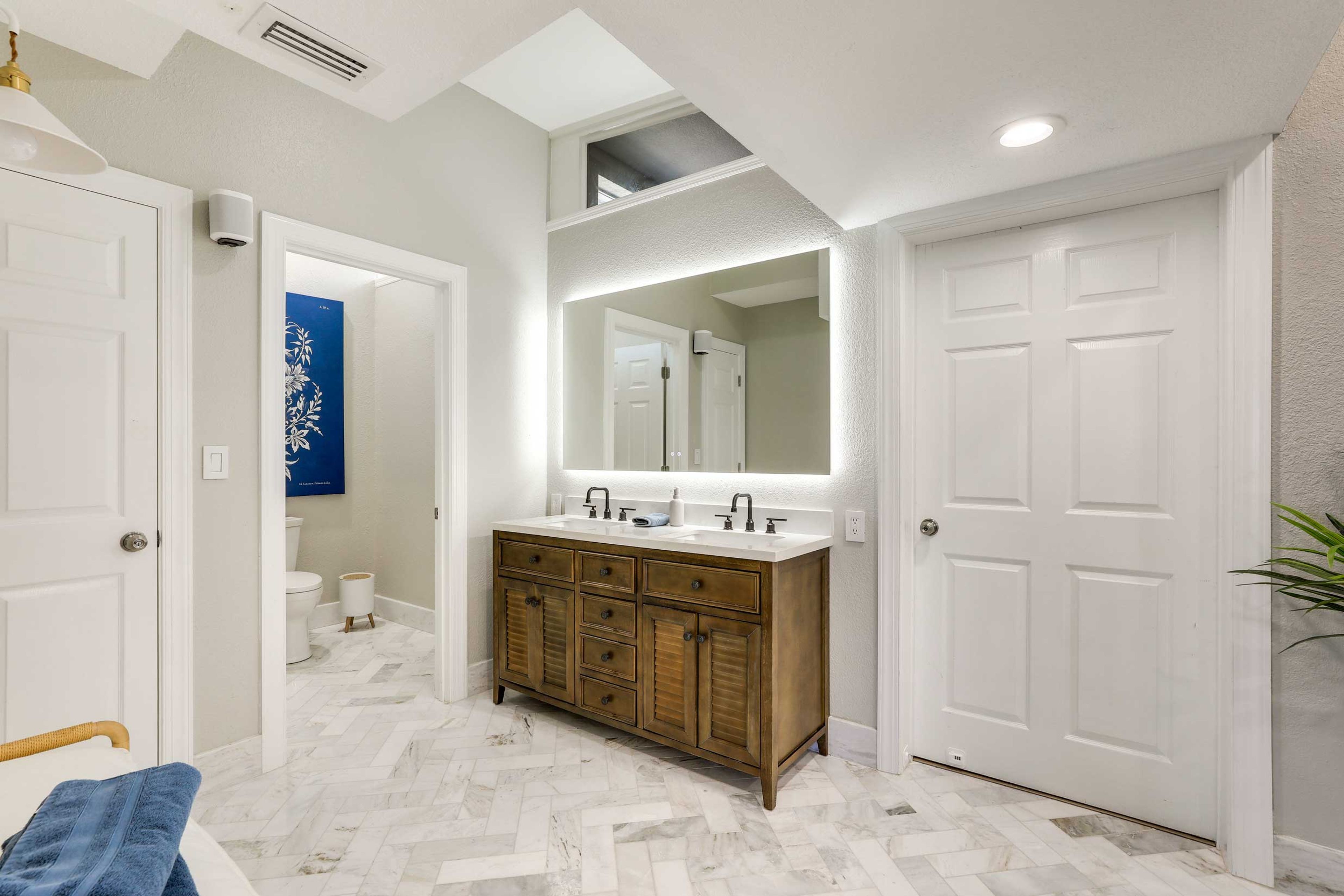 En-Suite Bathroom | Access via Bedroom 1 | Complimentary Toiletries