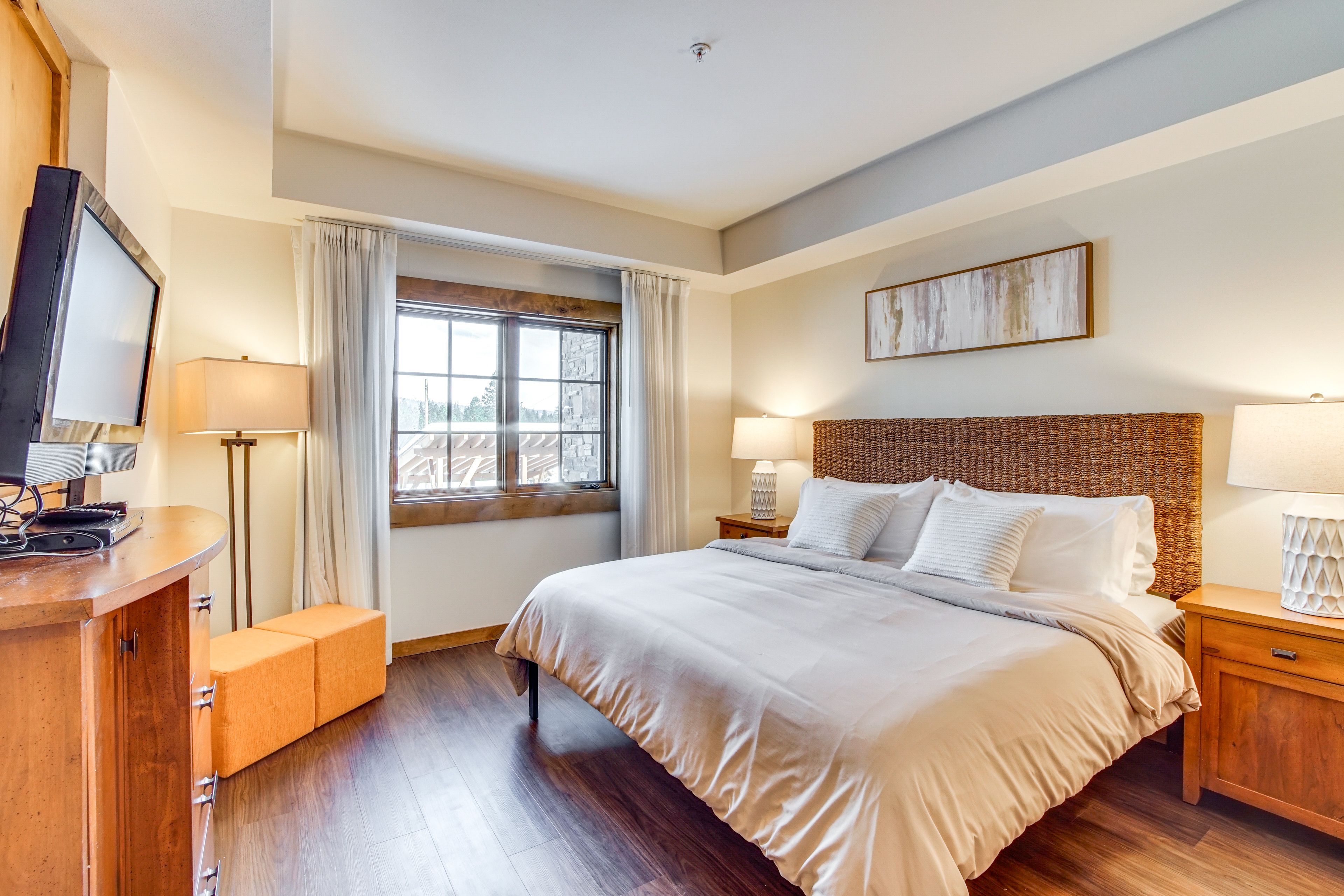 Bedroom 1 | King Bed | Linens Provided | Flat-Screen TV