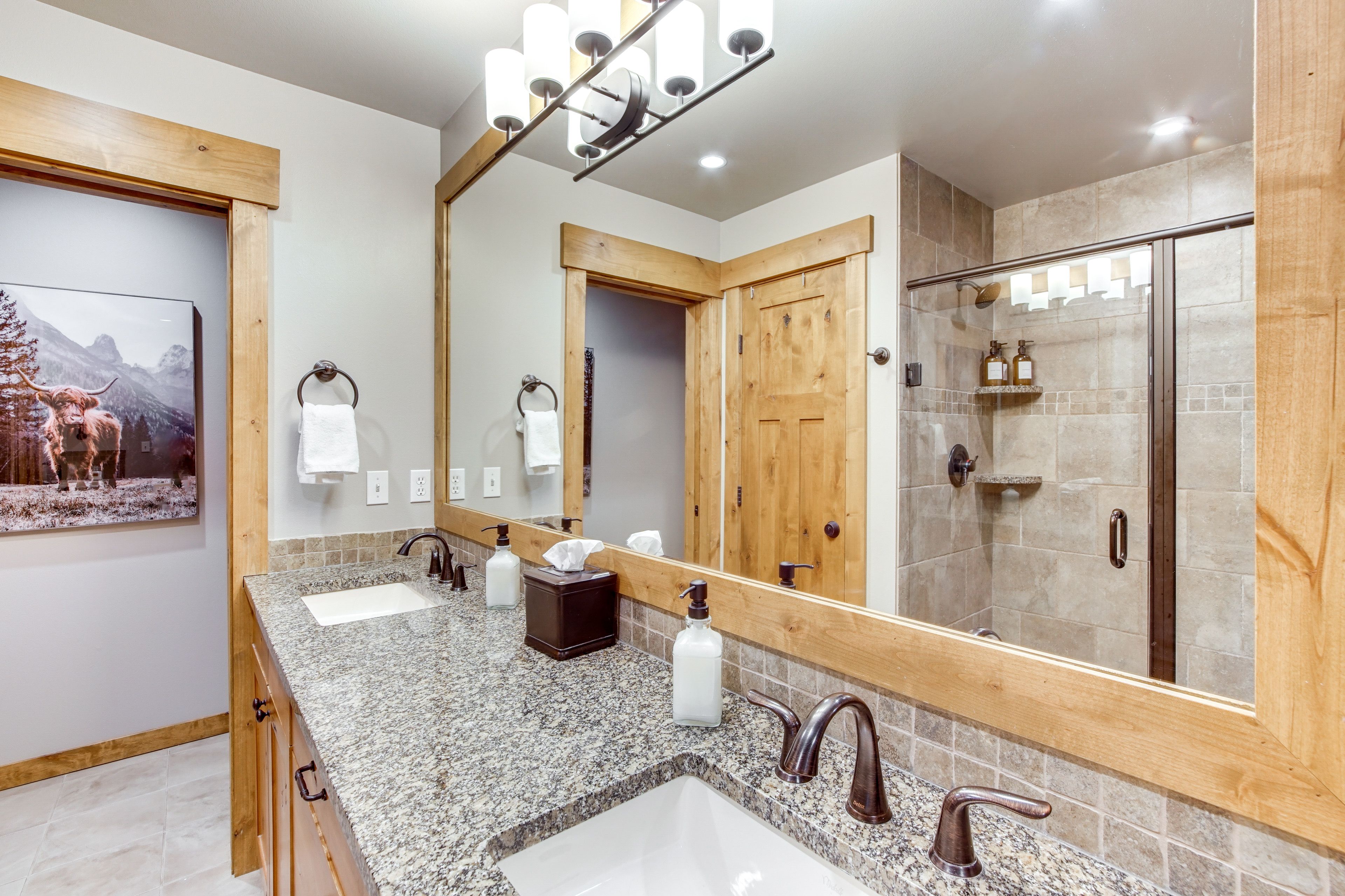 Full Bathroom | Soaking Tub | Walk-In Shower | Complimentary Toiletries