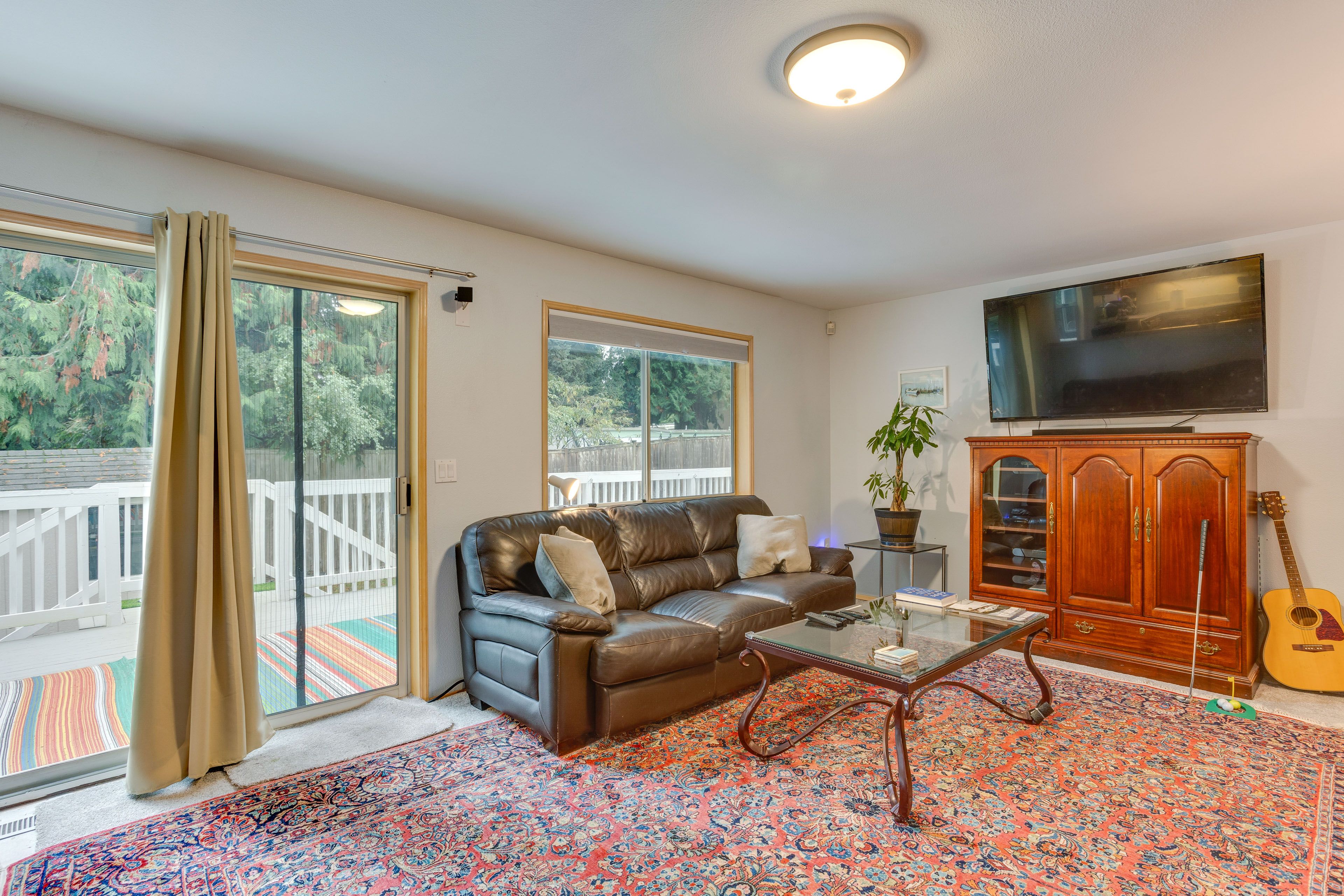 Family Room | Smart TV | Electric Fireplace | Books