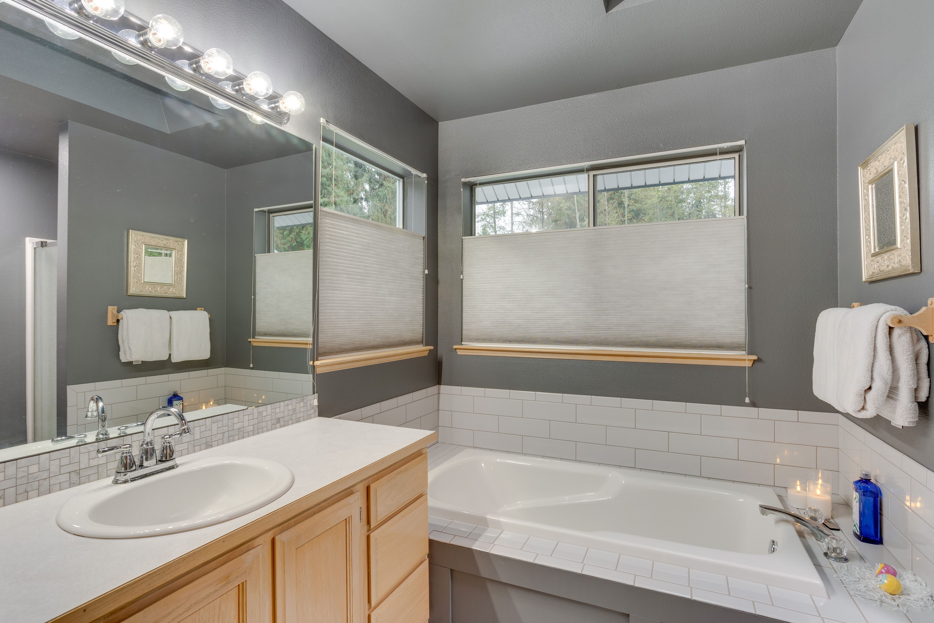 Full Bathroom | Complimentary Toiletries | Soaking Tub
