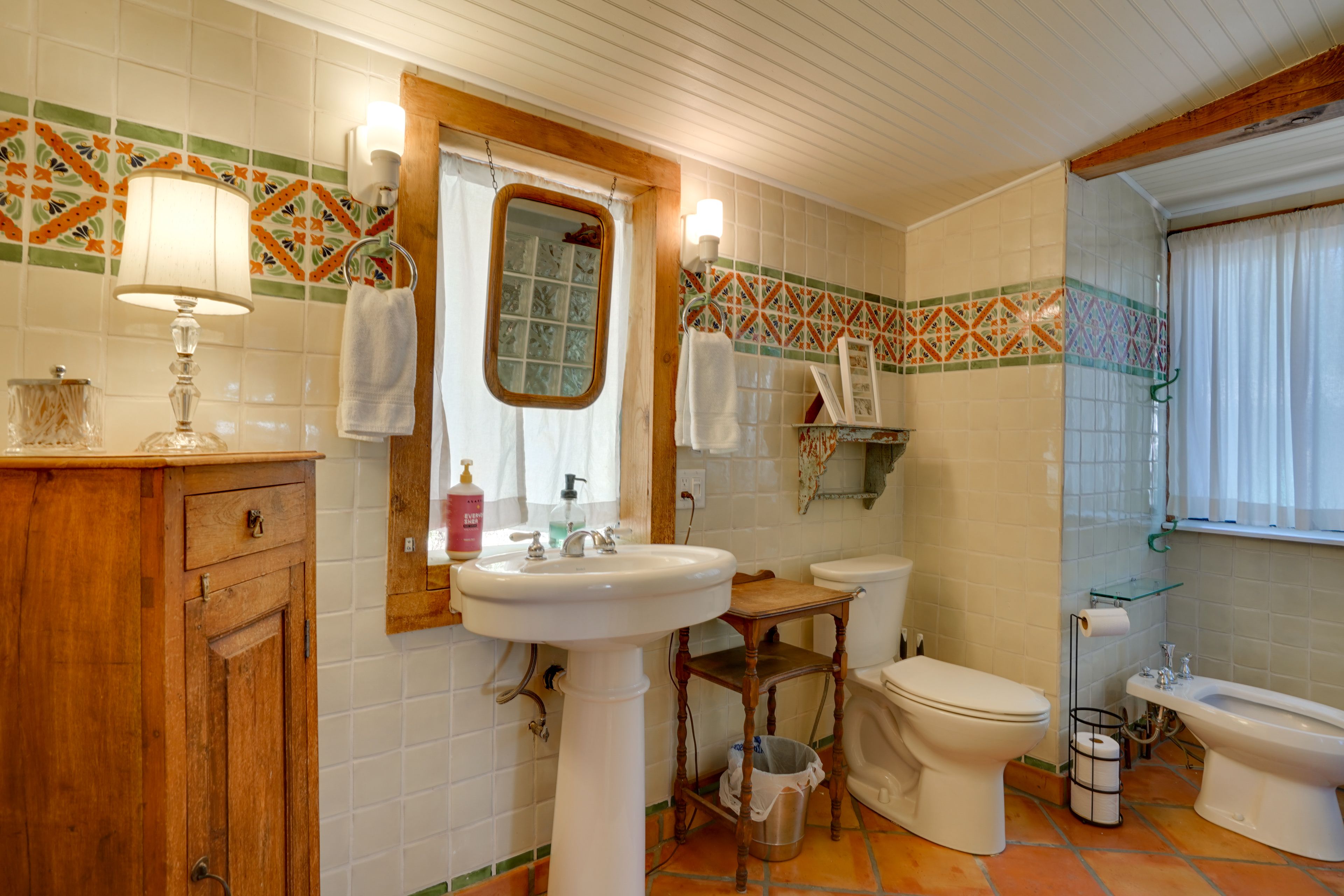 Full Bathroom | Towels & Linens Provided