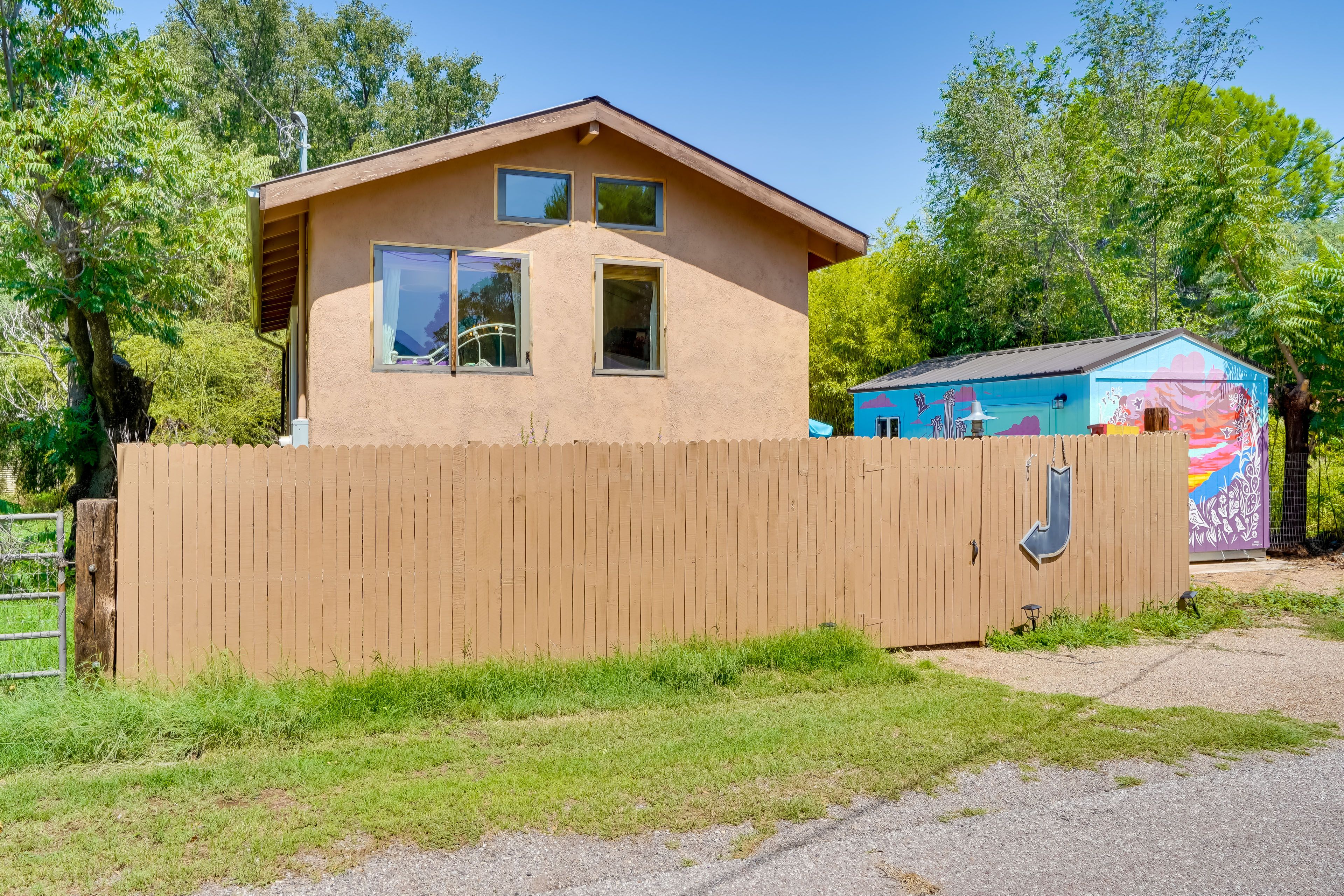 Exterior | Parking | Driveway (1 Vehicle)