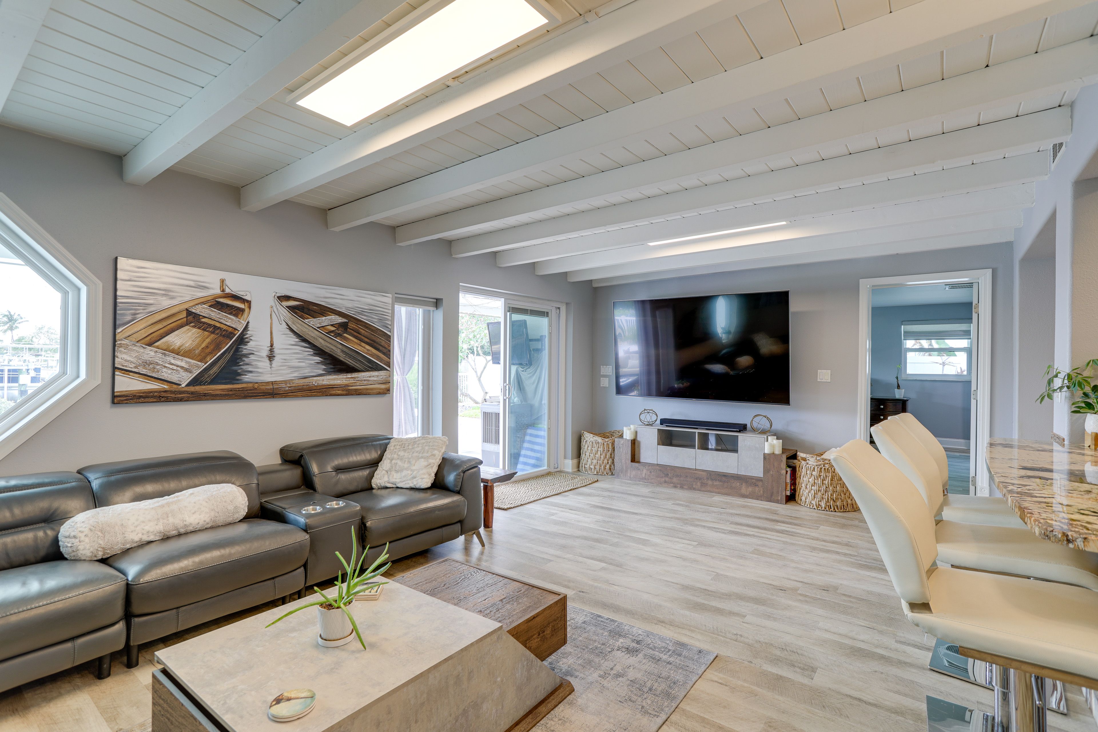 Living Room | Free WiFi | Keyless Entry | Private Pool