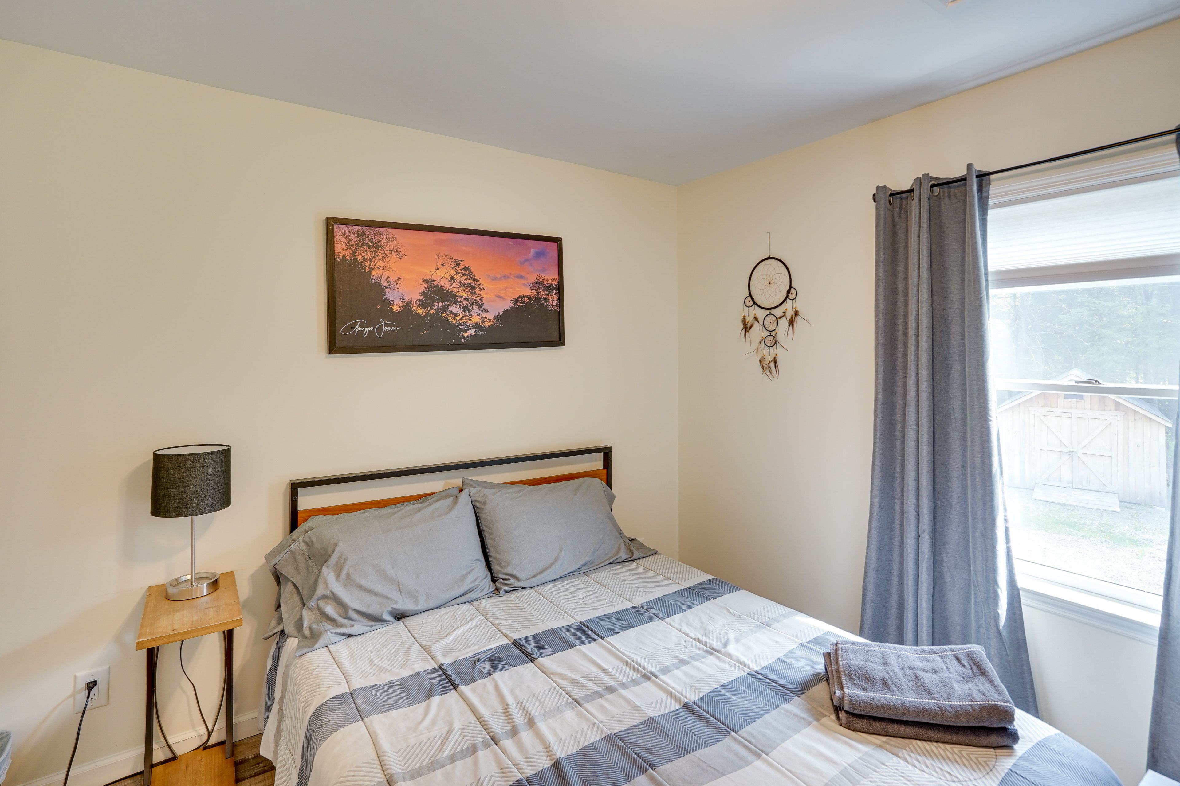 Bedroom 1 | Top Level | Queen Bed | Linens Provided