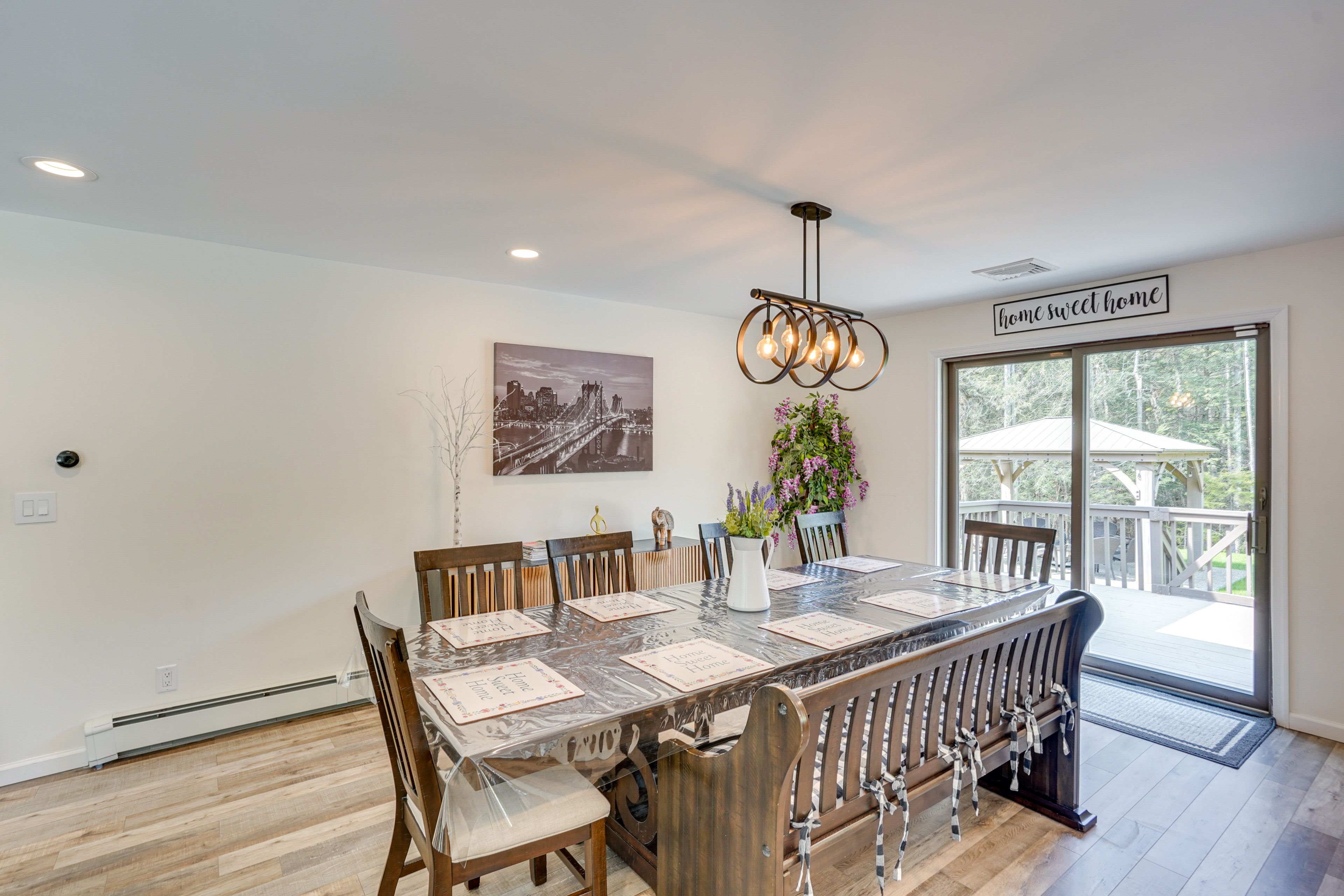Dining Area | Main Level | Dishware/Flatware Provided