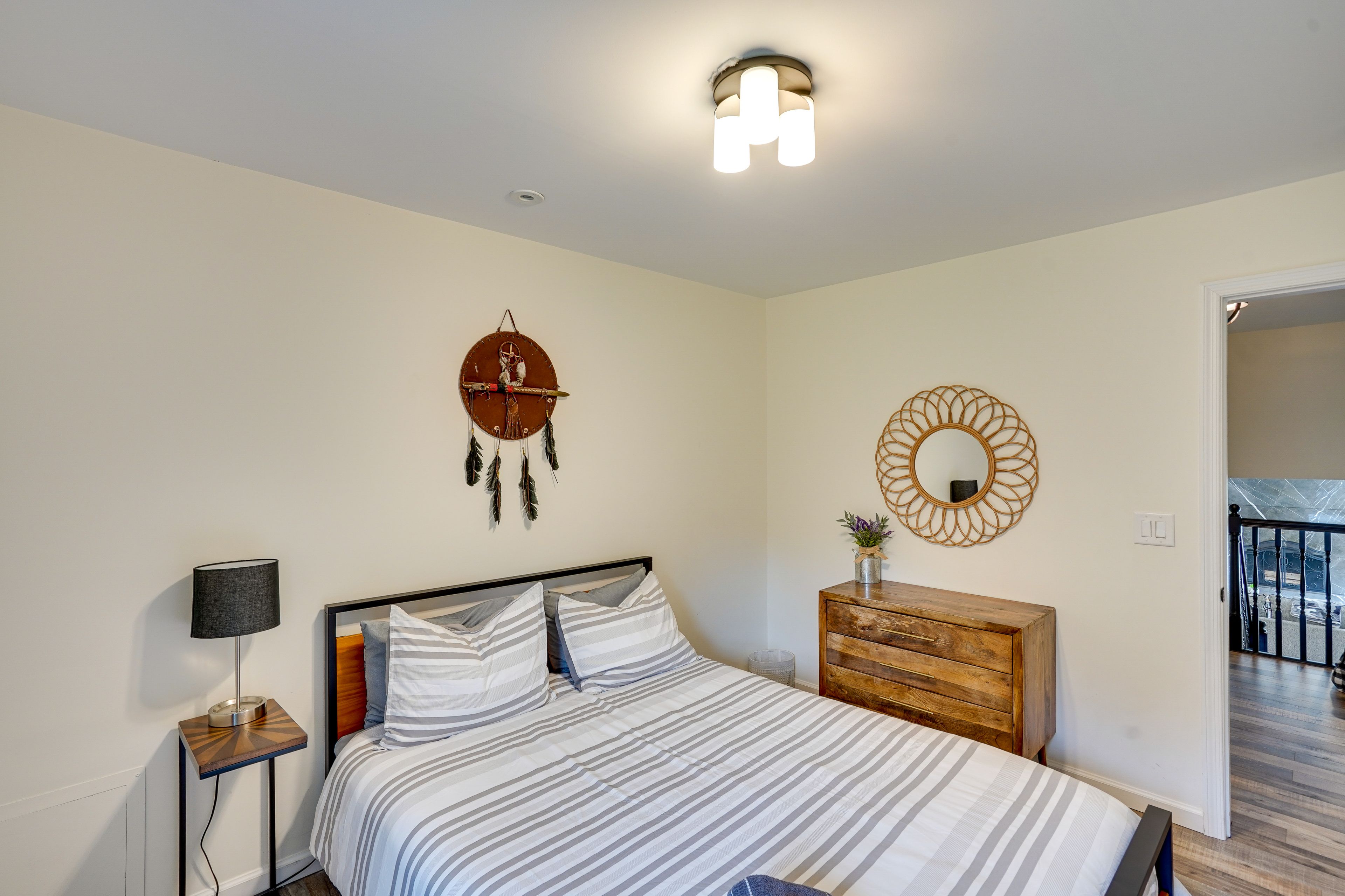 Bedroom 3 | Top Level | Queen Bed