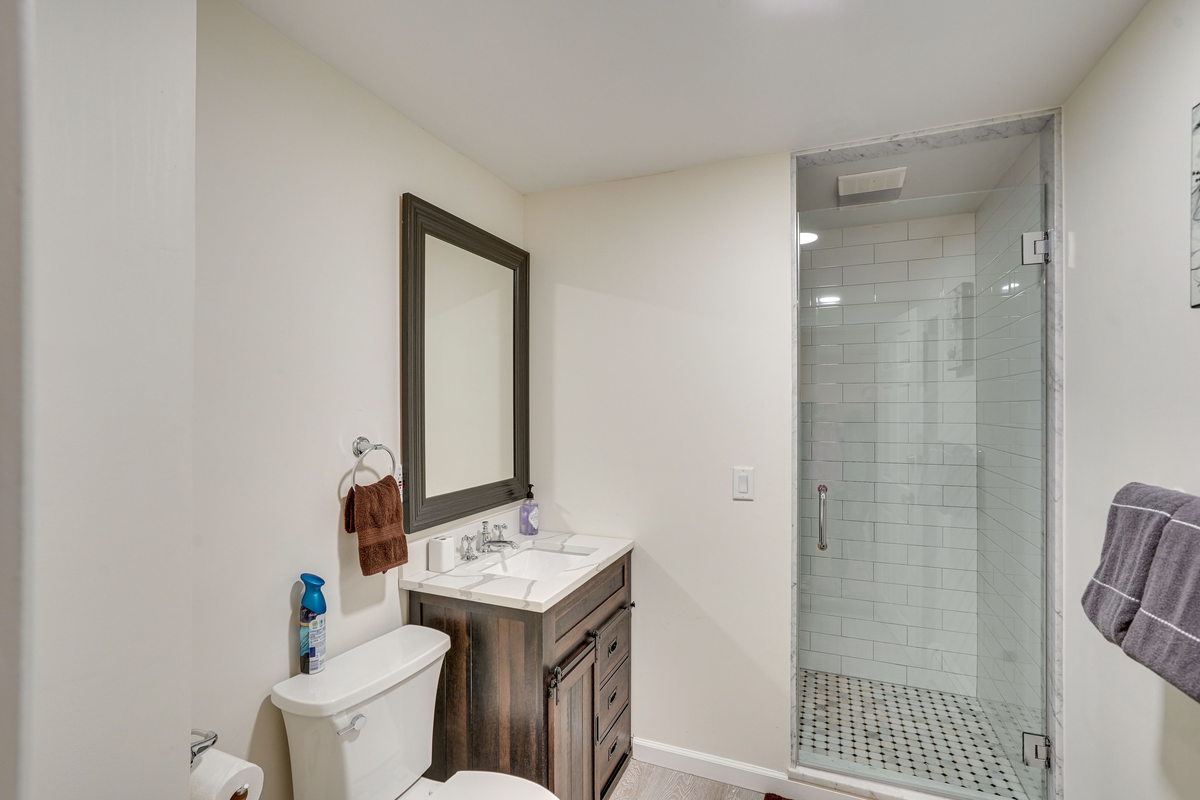 Full Bathroom | Top Level