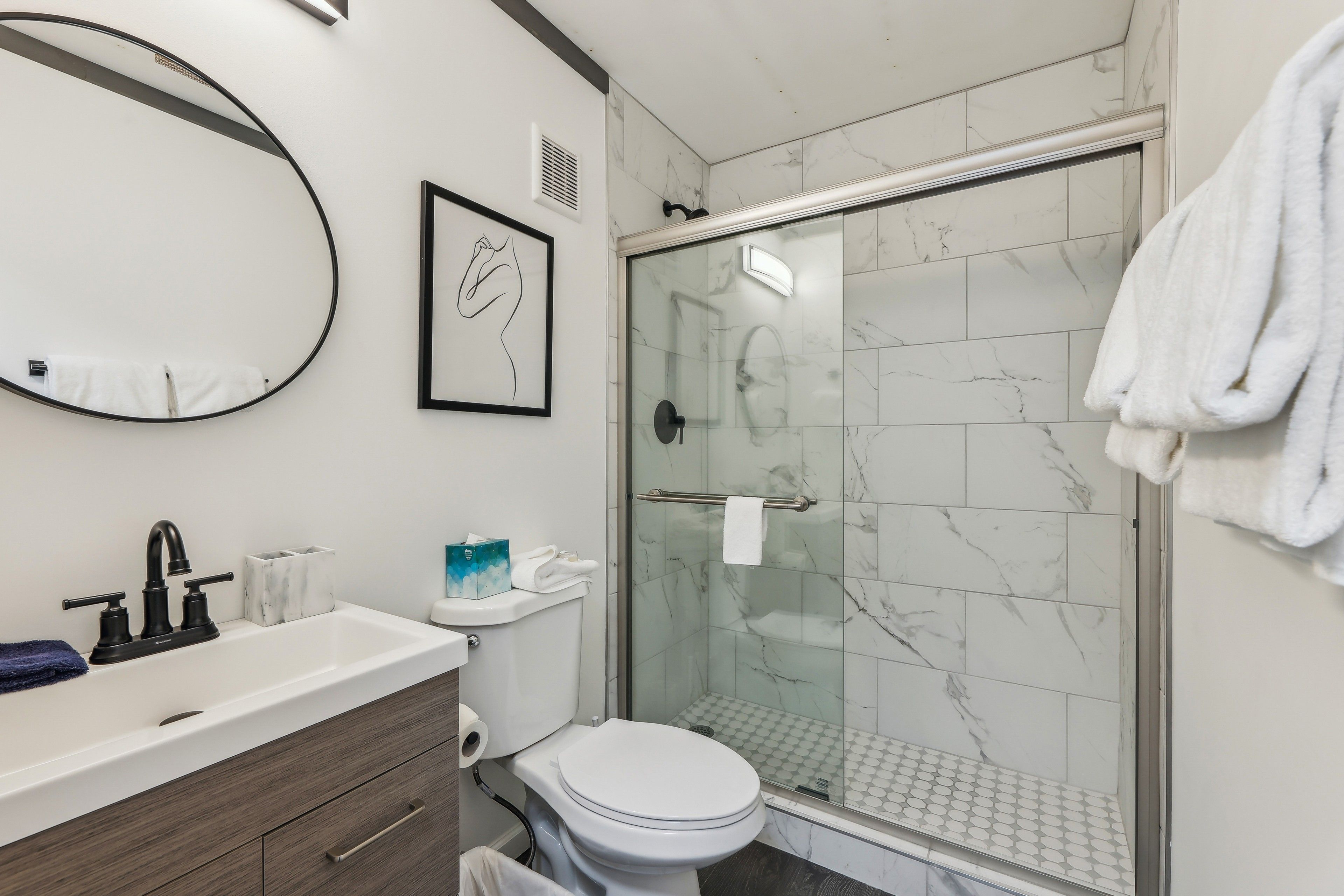 Full Bathroom | Towels Provided | Complimentary Toiletries | Hair Dryer
