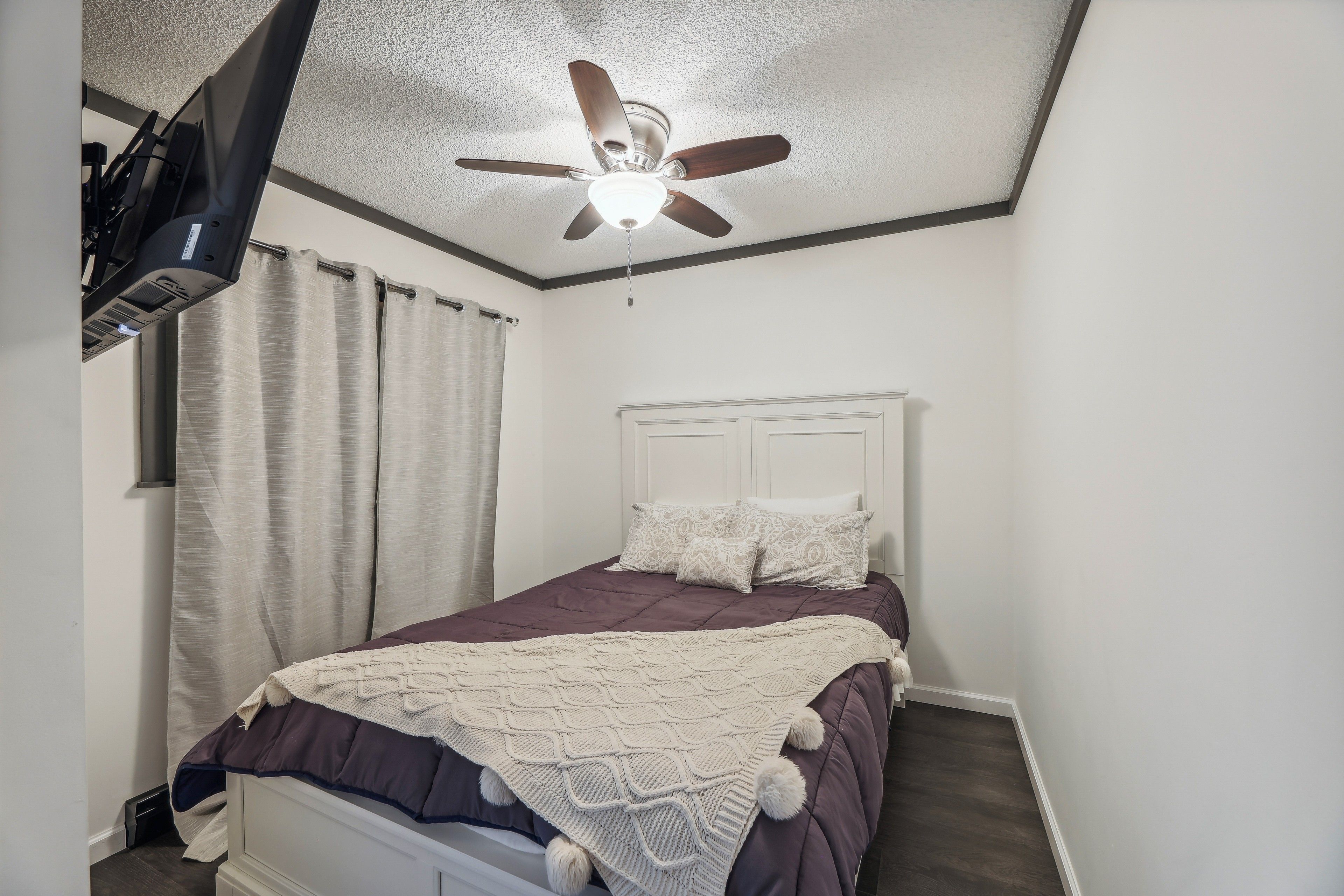 Bedroom | Queen Bed | Linens Provided | Hangers