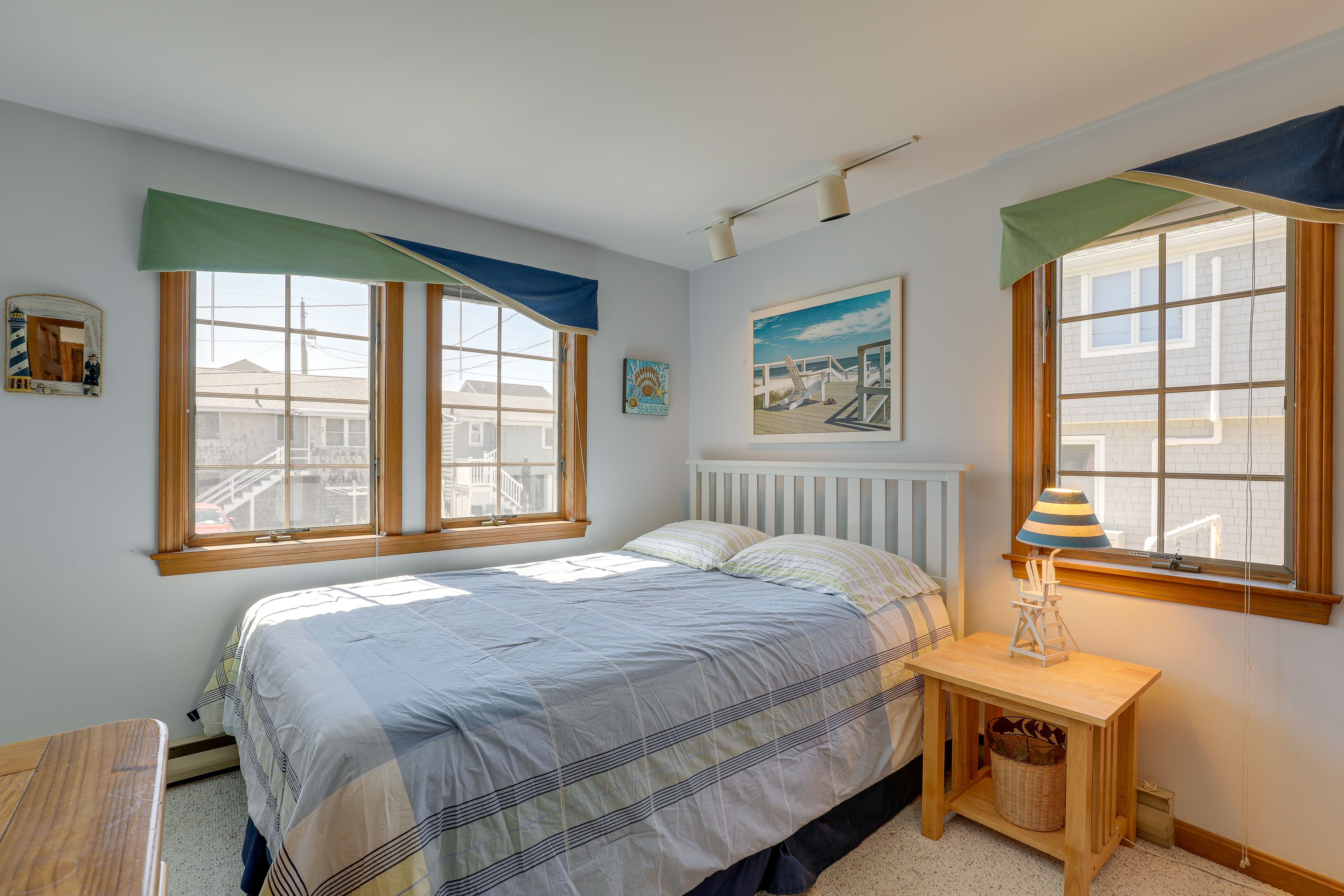 Bedroom 2 | Queen Bed