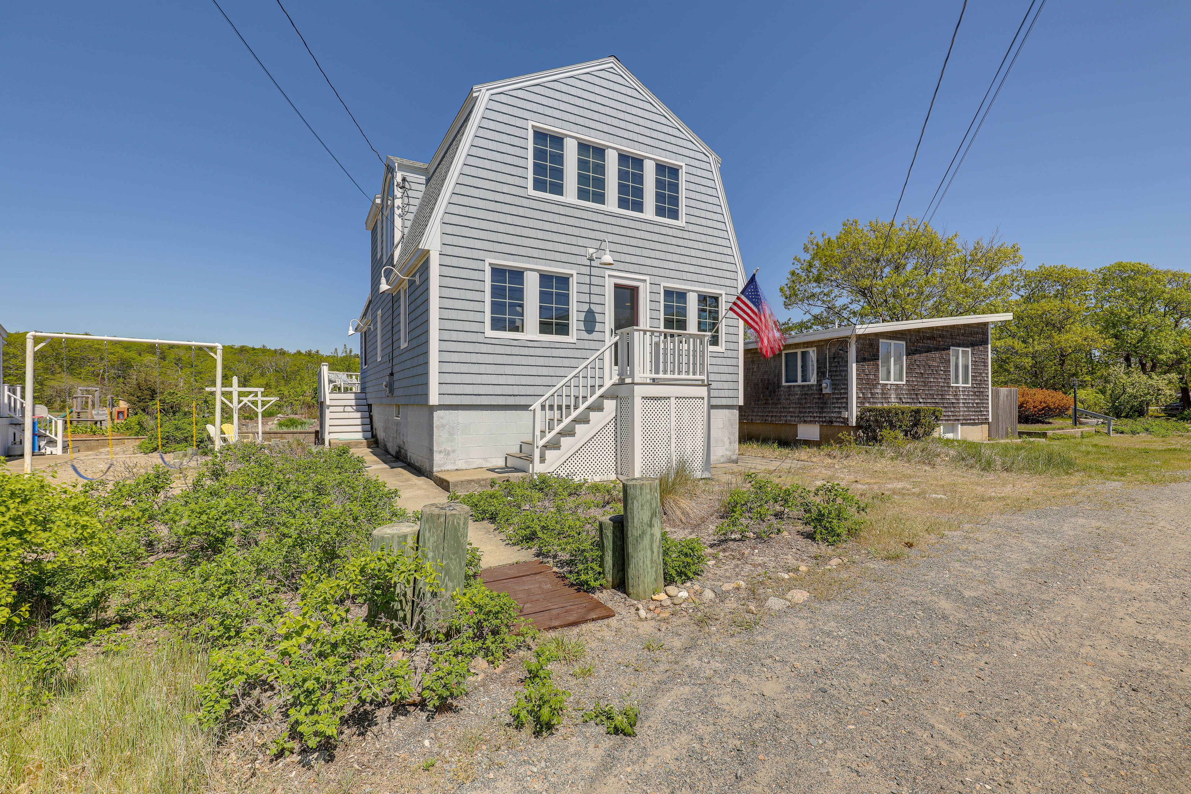 Home Exterior | Swing Set