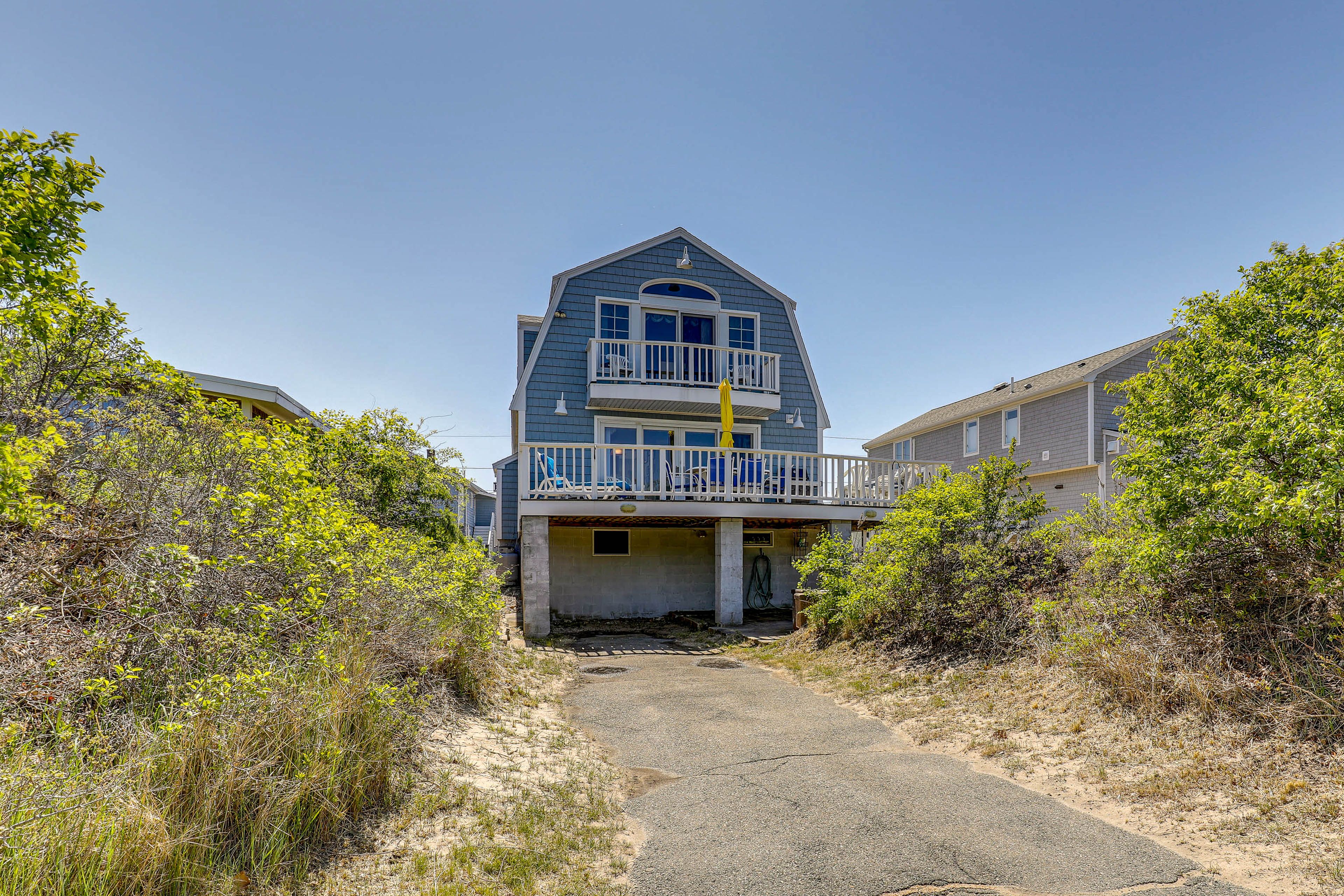 Parking | Driveway (3 Vehicles)