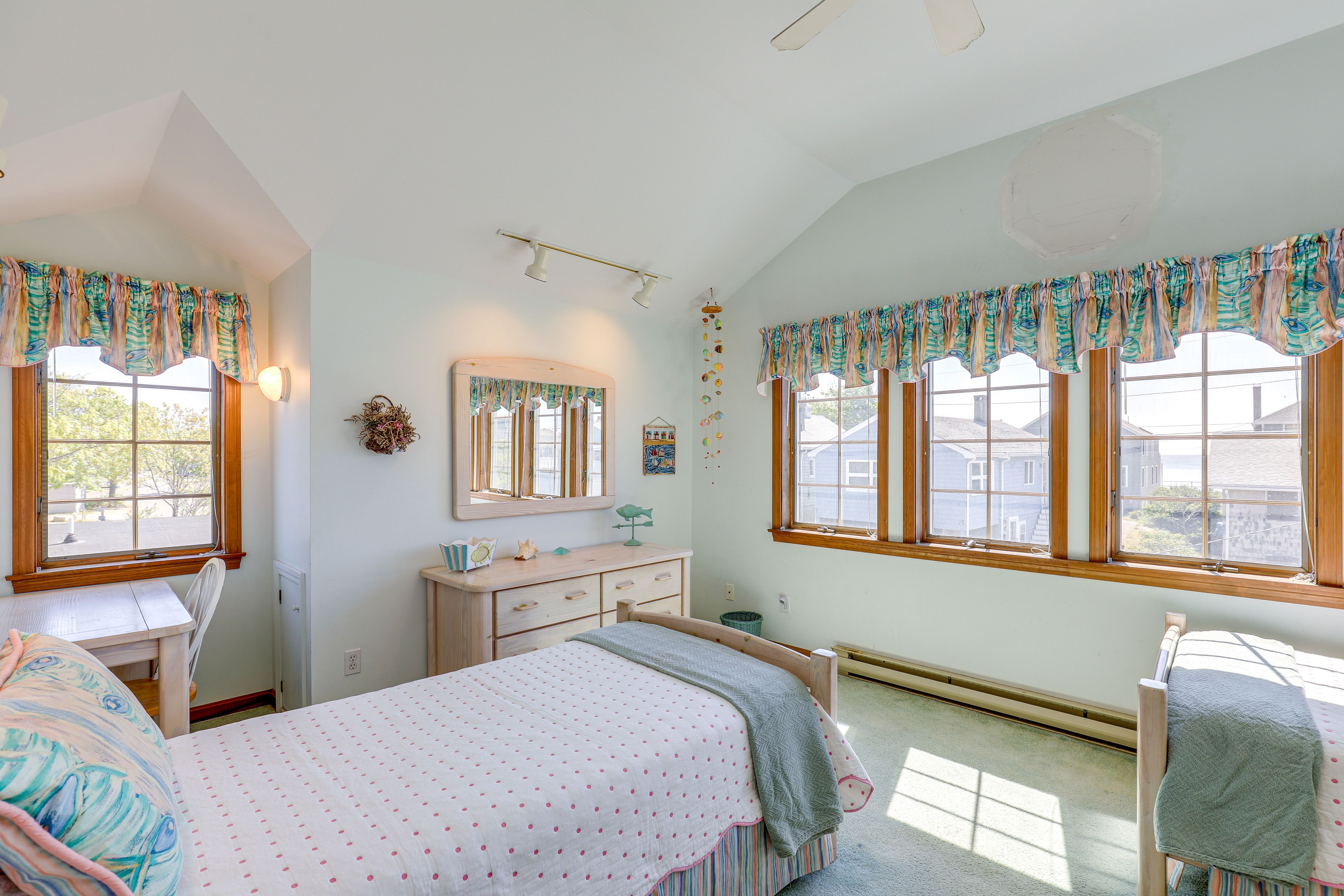 Bedroom 3 | 2 Twin Beds