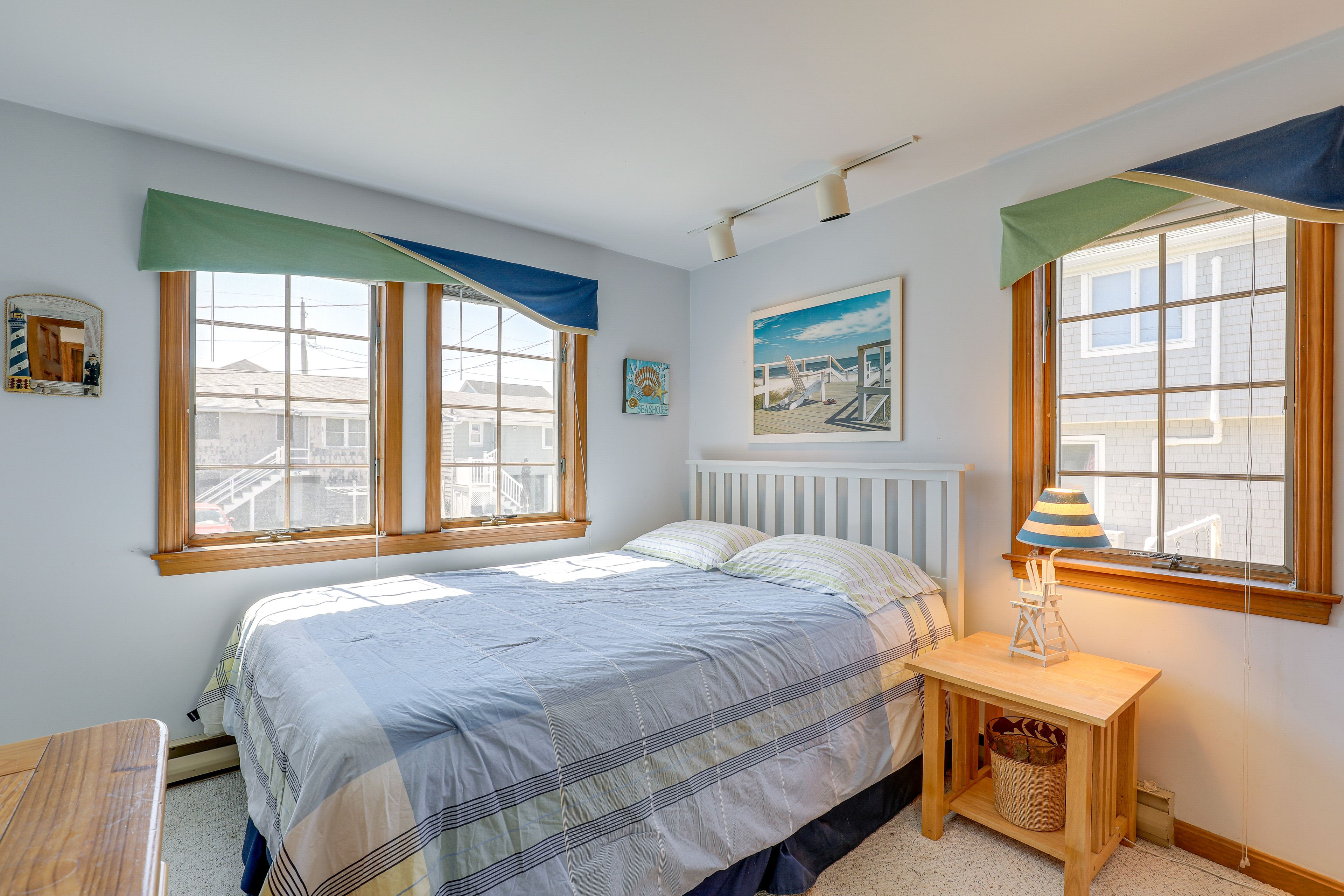 Bedroom 2 | Queen Bed