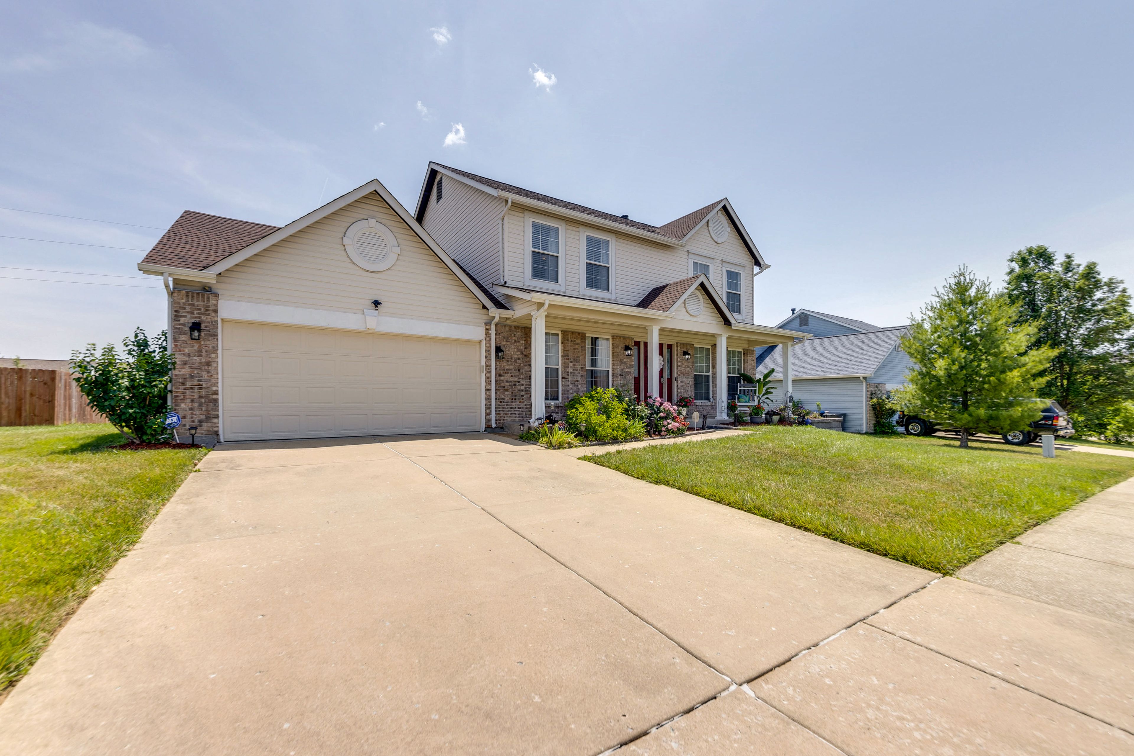 Property Exterior | Driveway (2 Vehicles) | Free Street Parking