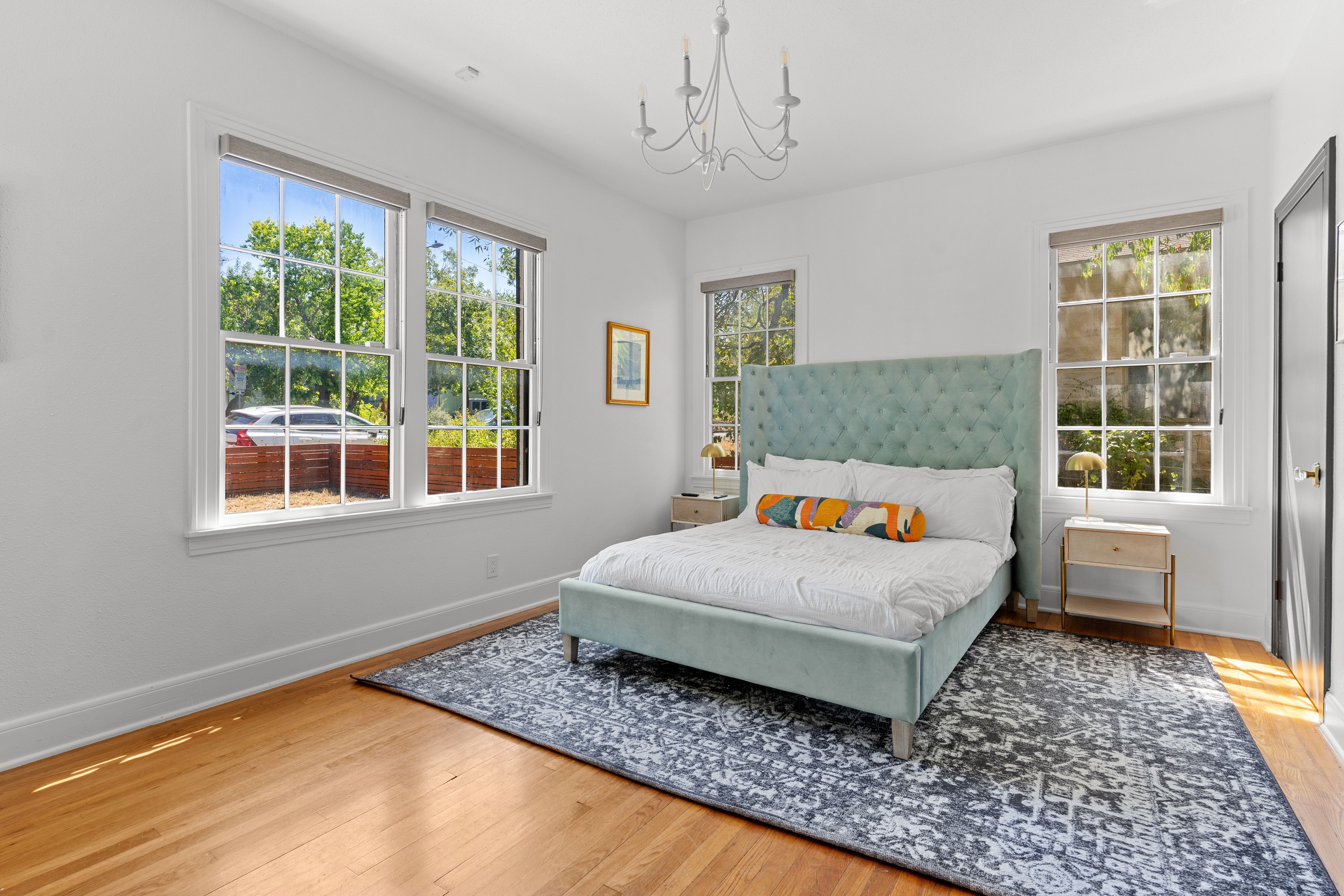 Bedroom 2 | Queen Bed | Smart TV | Work Desk