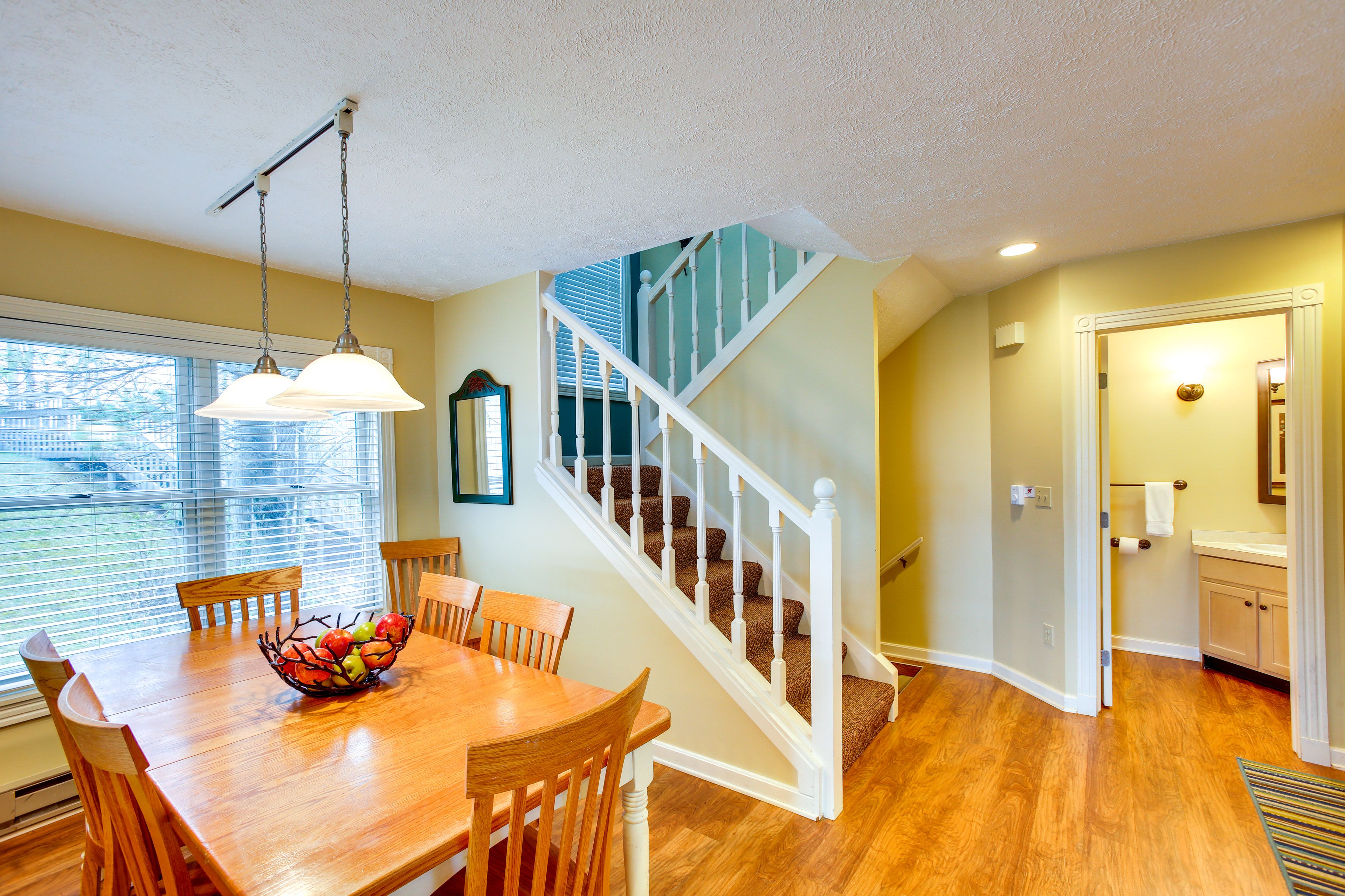 Dining Area | Dishware & Flatware Provided