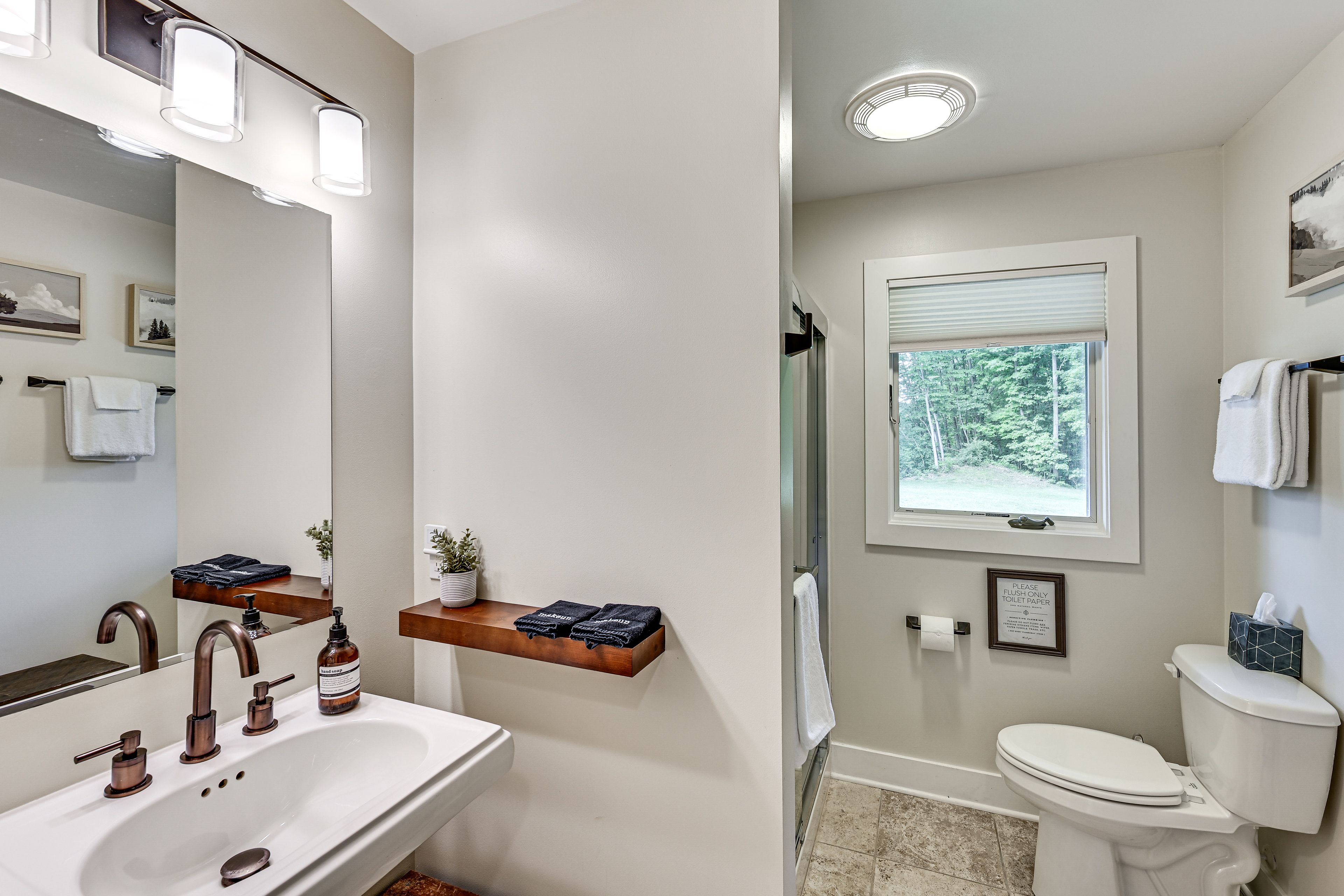 Full Bathroom | Shower | Complimentary Toiletries | Walk-In Shower