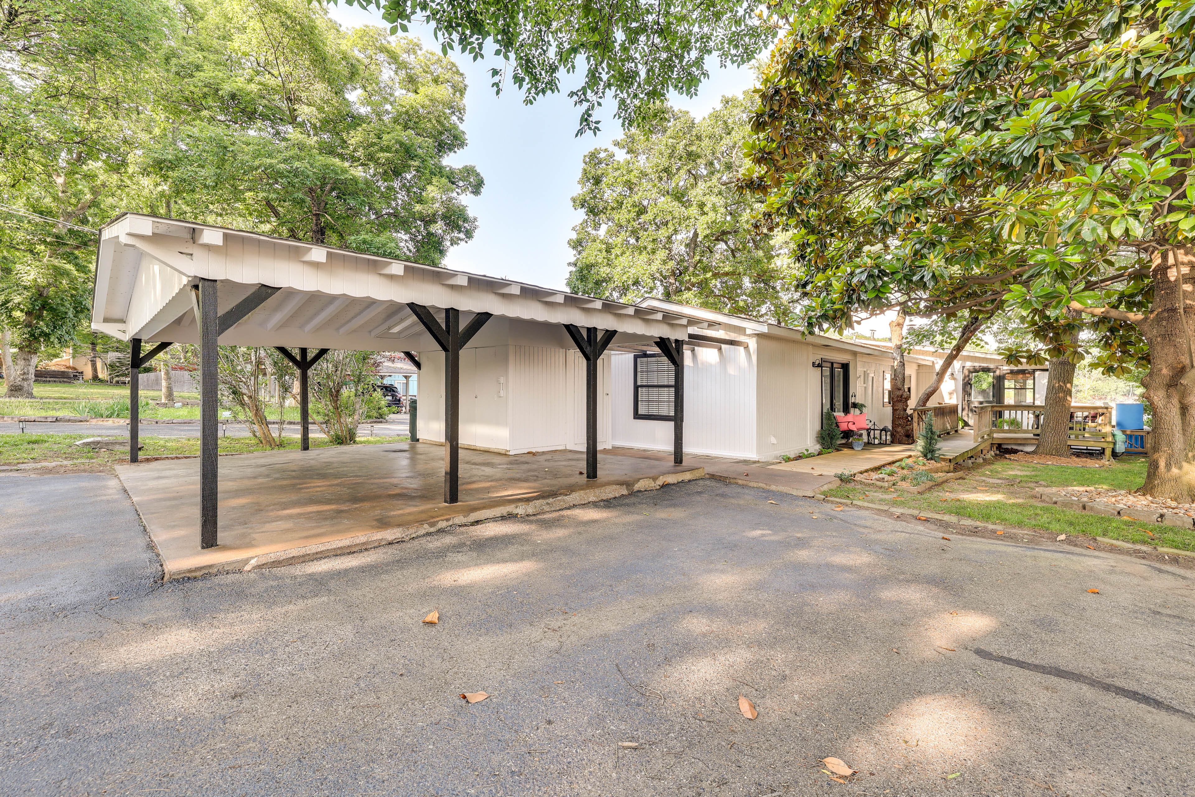 Parking | Driveway (3 Vehicles)