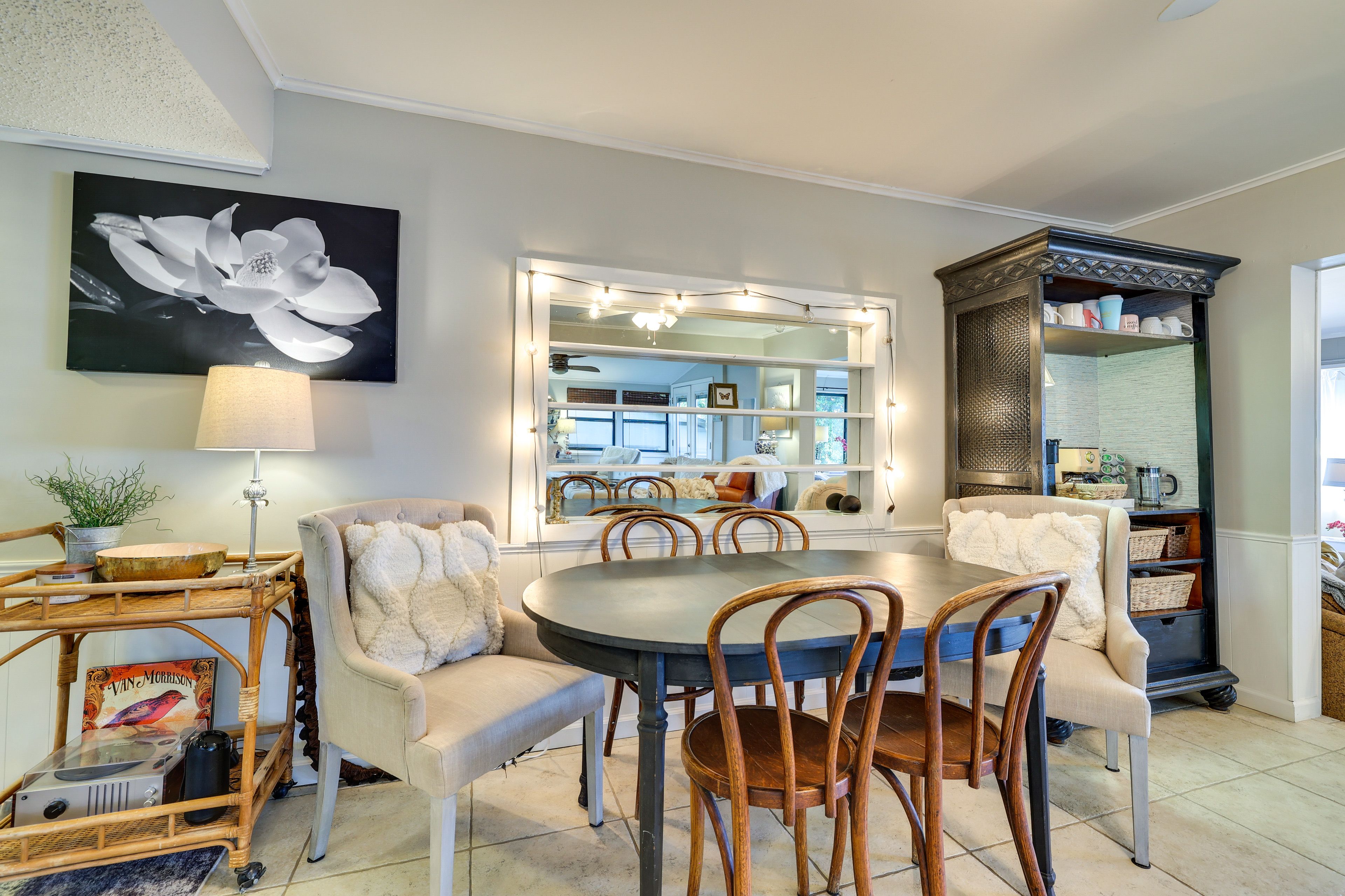 Dining Area | Dishware/Flatware