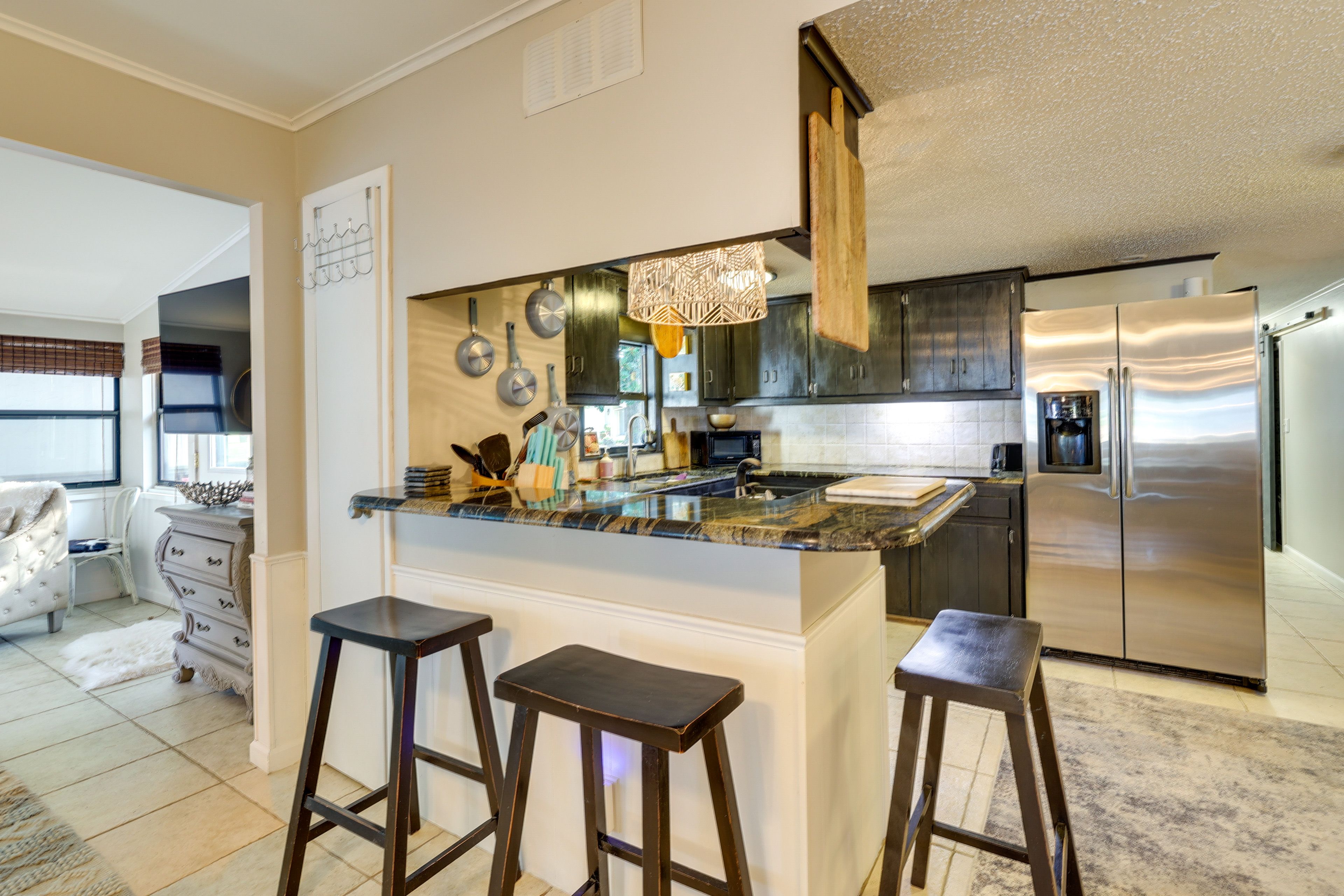 Kitchen | Cooking Basics | Complimentary Spices | Blender | Crockpot