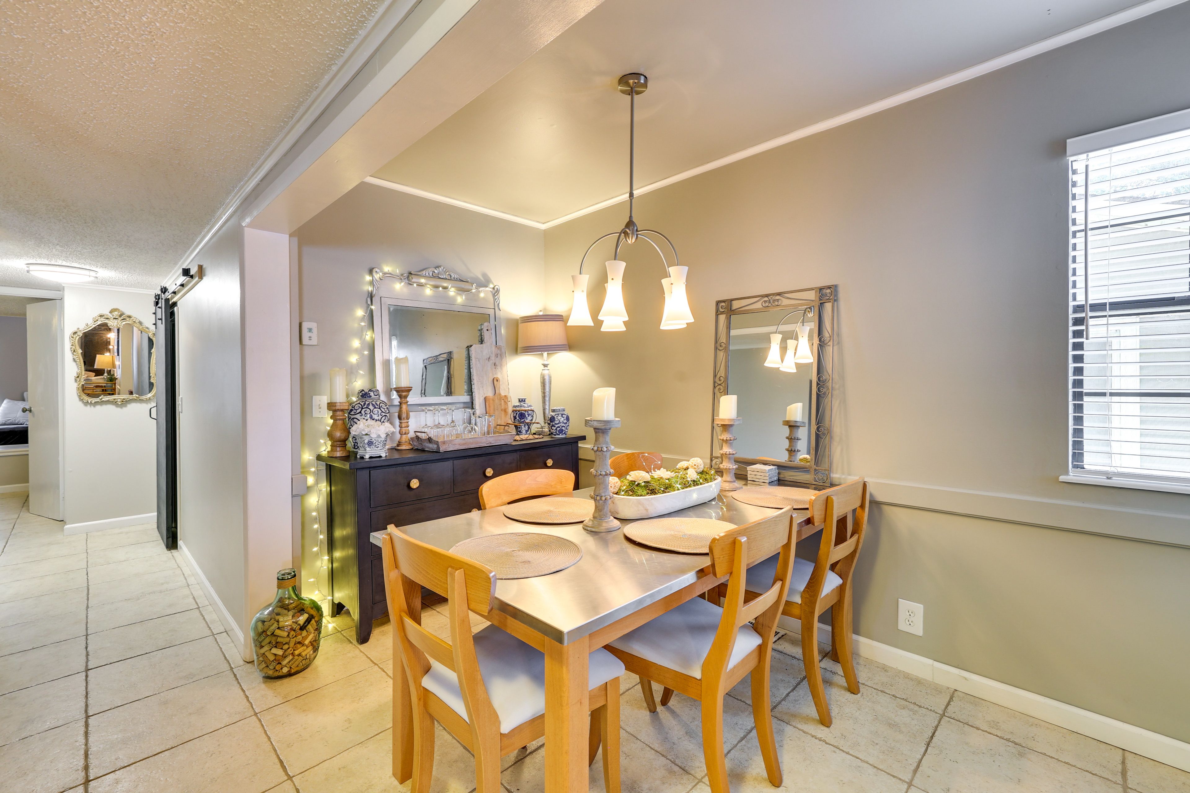 Additional Dining Area