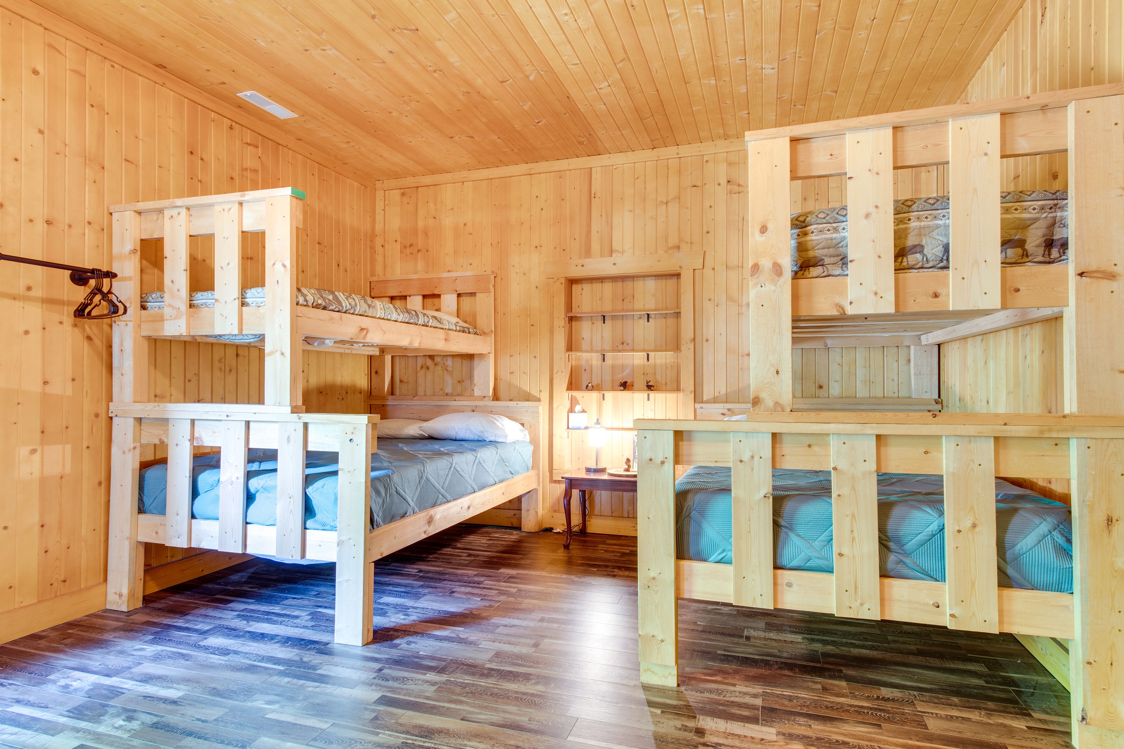 Bedroom 2 | 2 Twin/Full Bunk Beds | Hangers