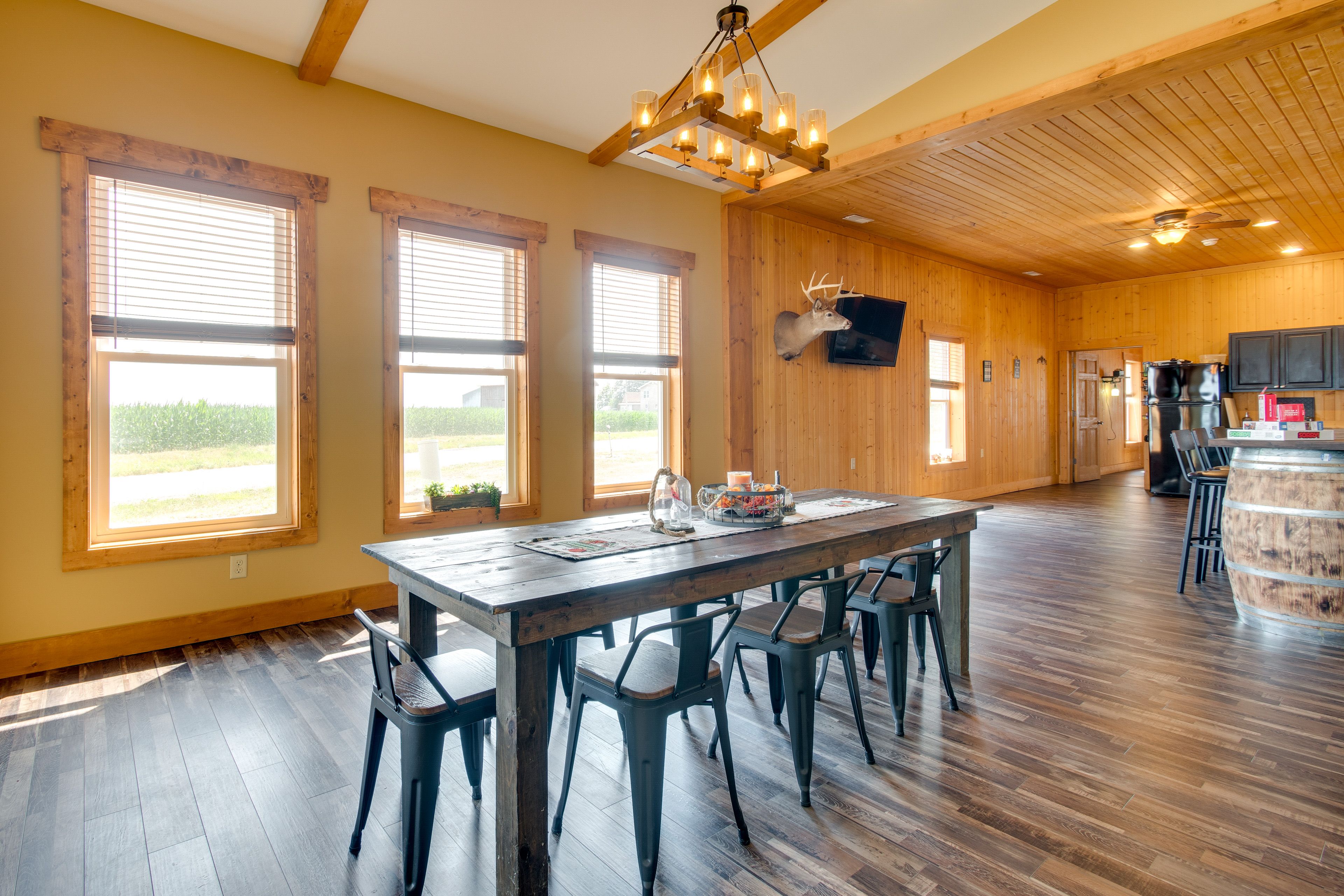 Dining Area | Dishware/Flatware | Trash Bags/Paper Towels