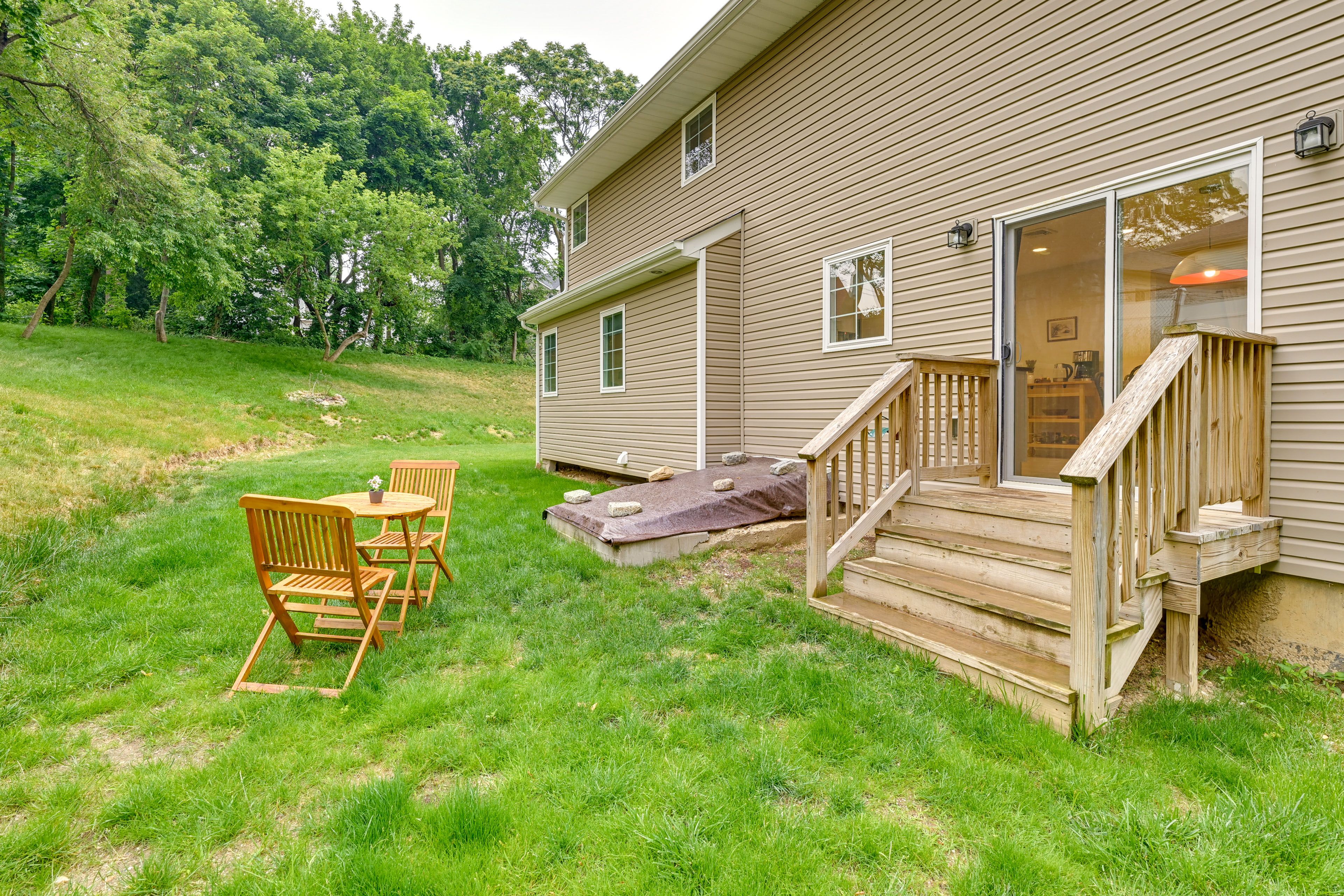 Private Yard | Charcoal Grill