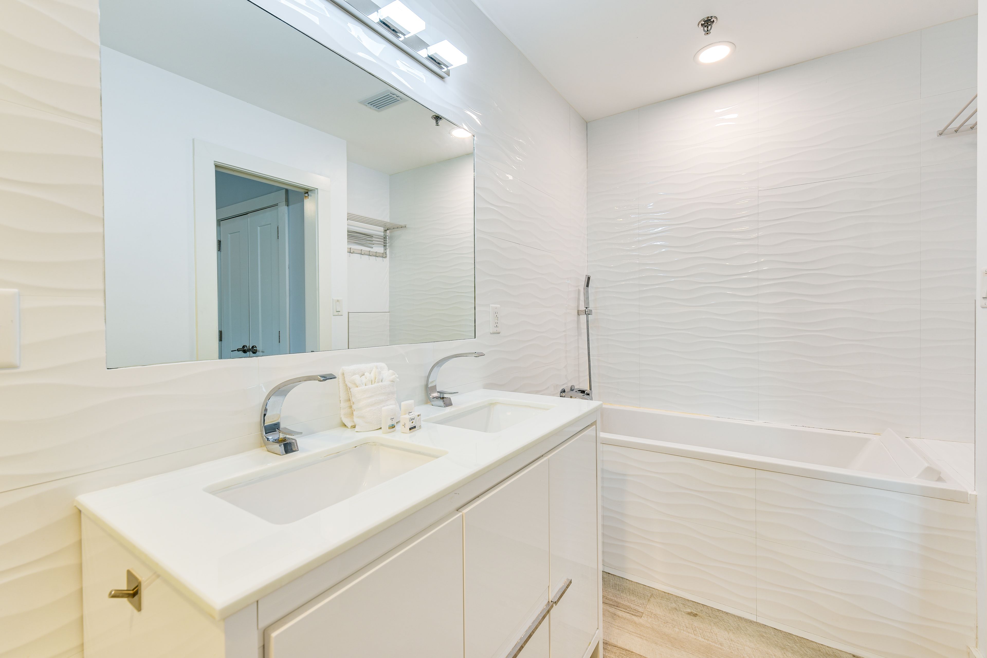 Full Bathroom | Hair Dryer