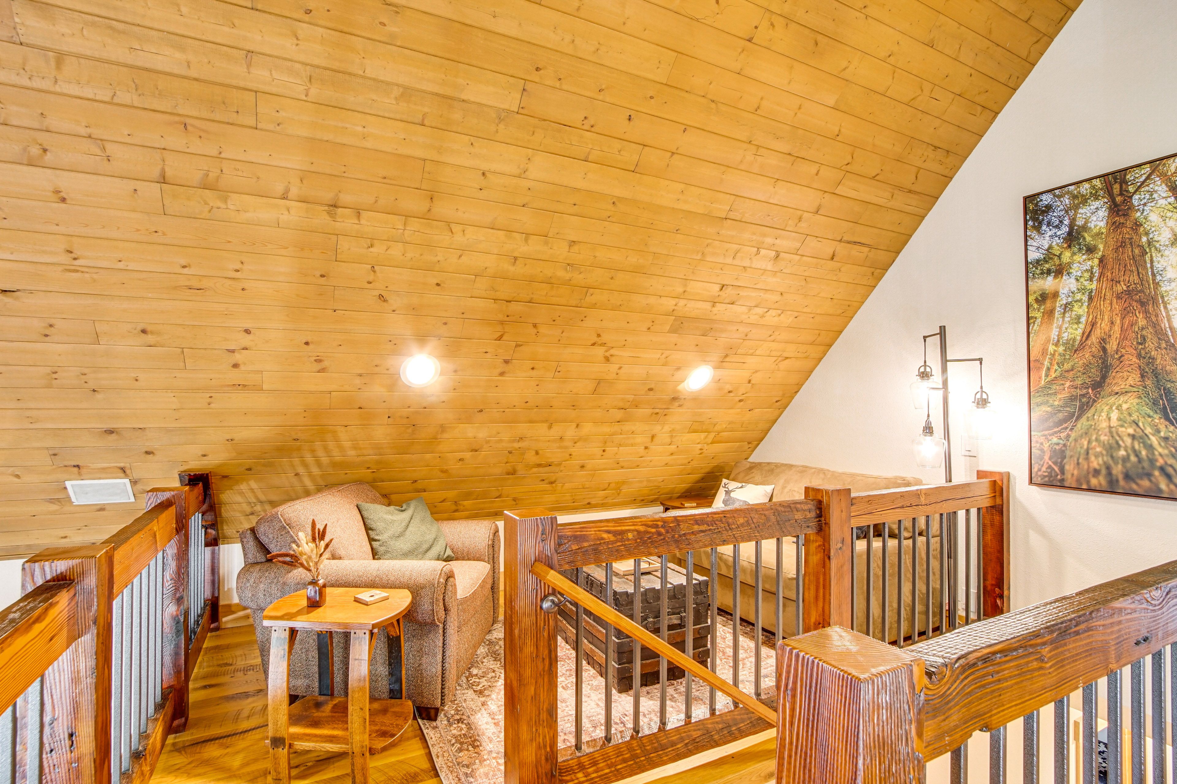 Loft | Twin Sleeper Sofa | 2nd Floor | Stairs Required