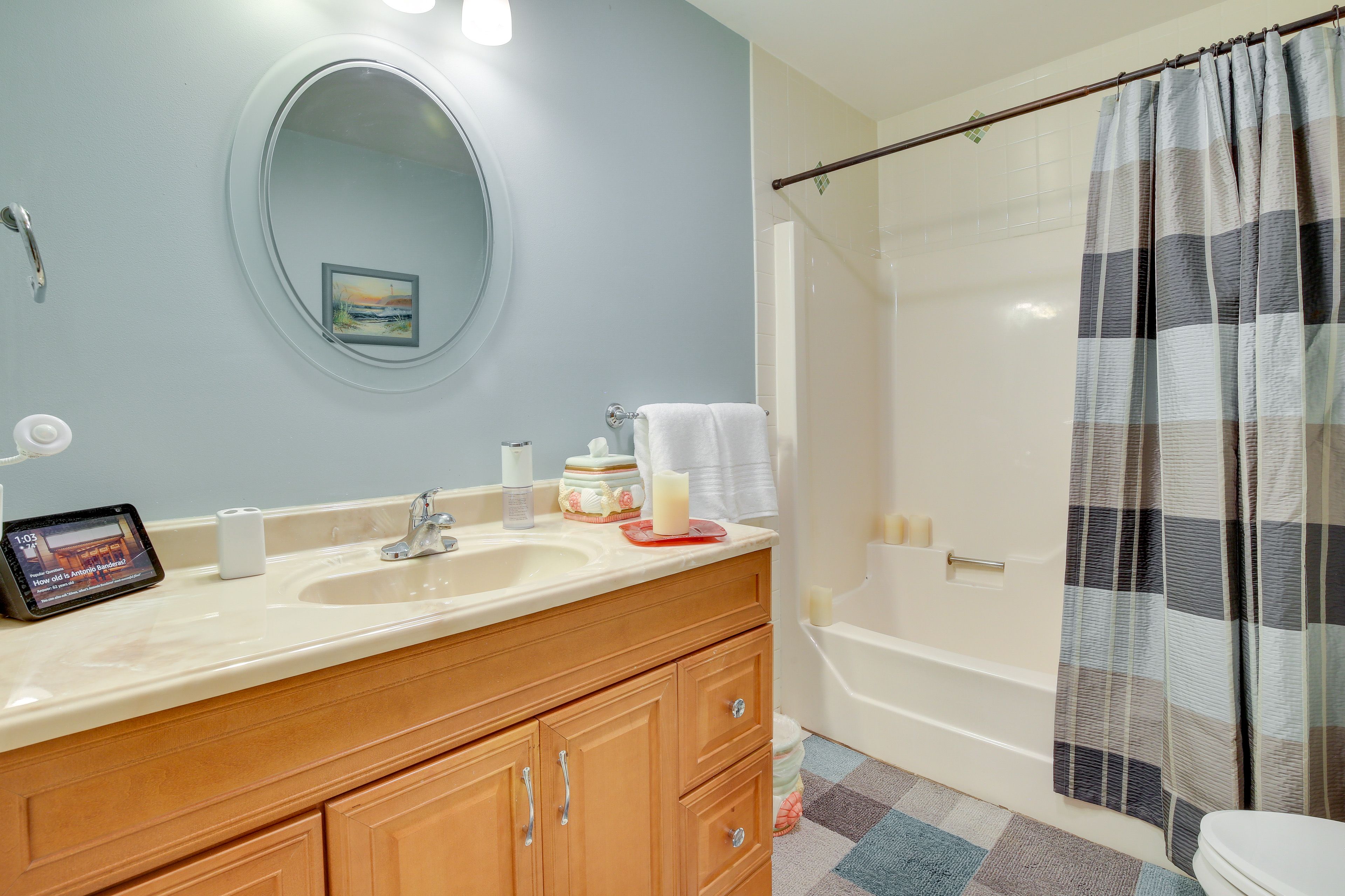 Bathroom | Complimentary Toiletries  | Towels Provided