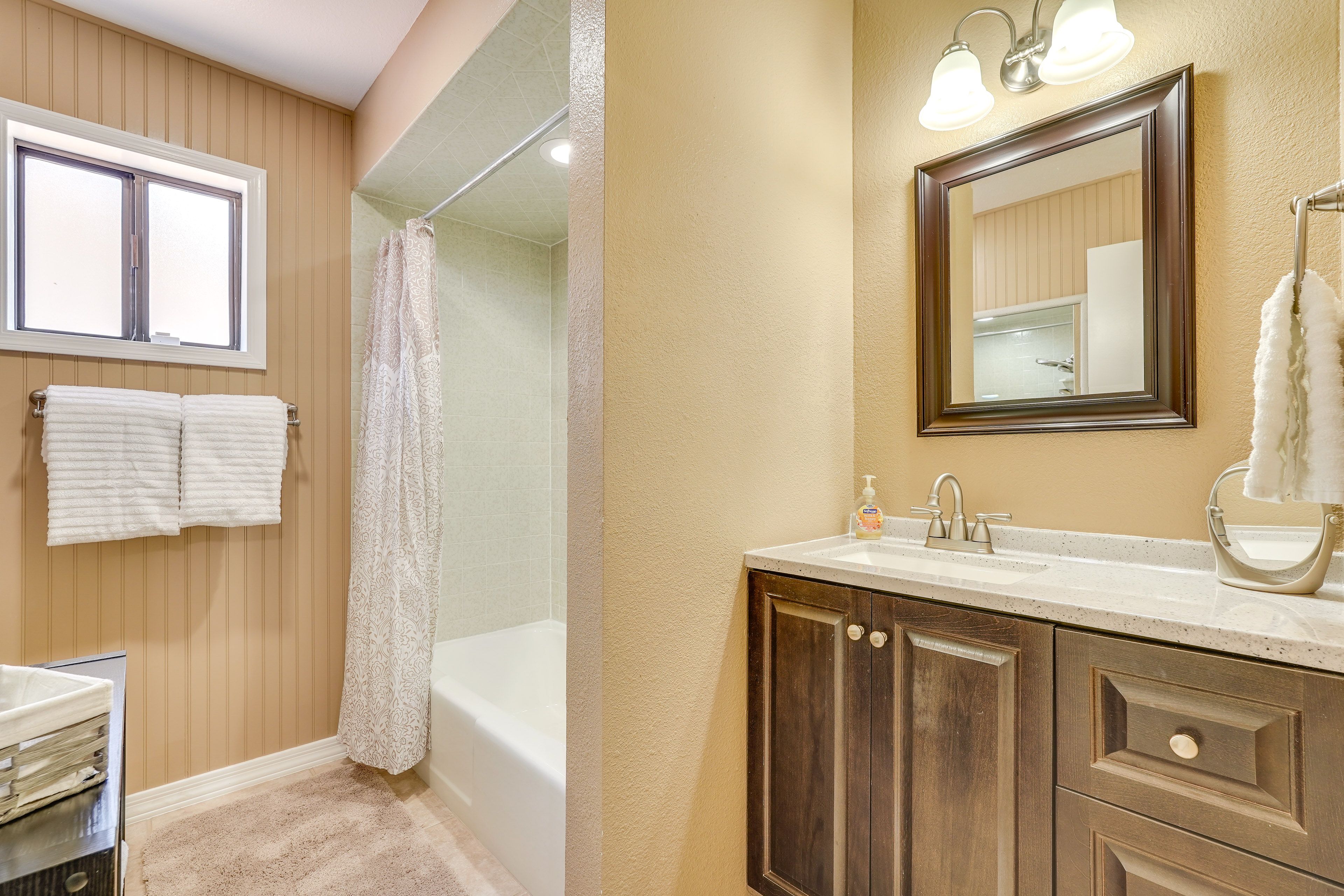 Full Bathroom