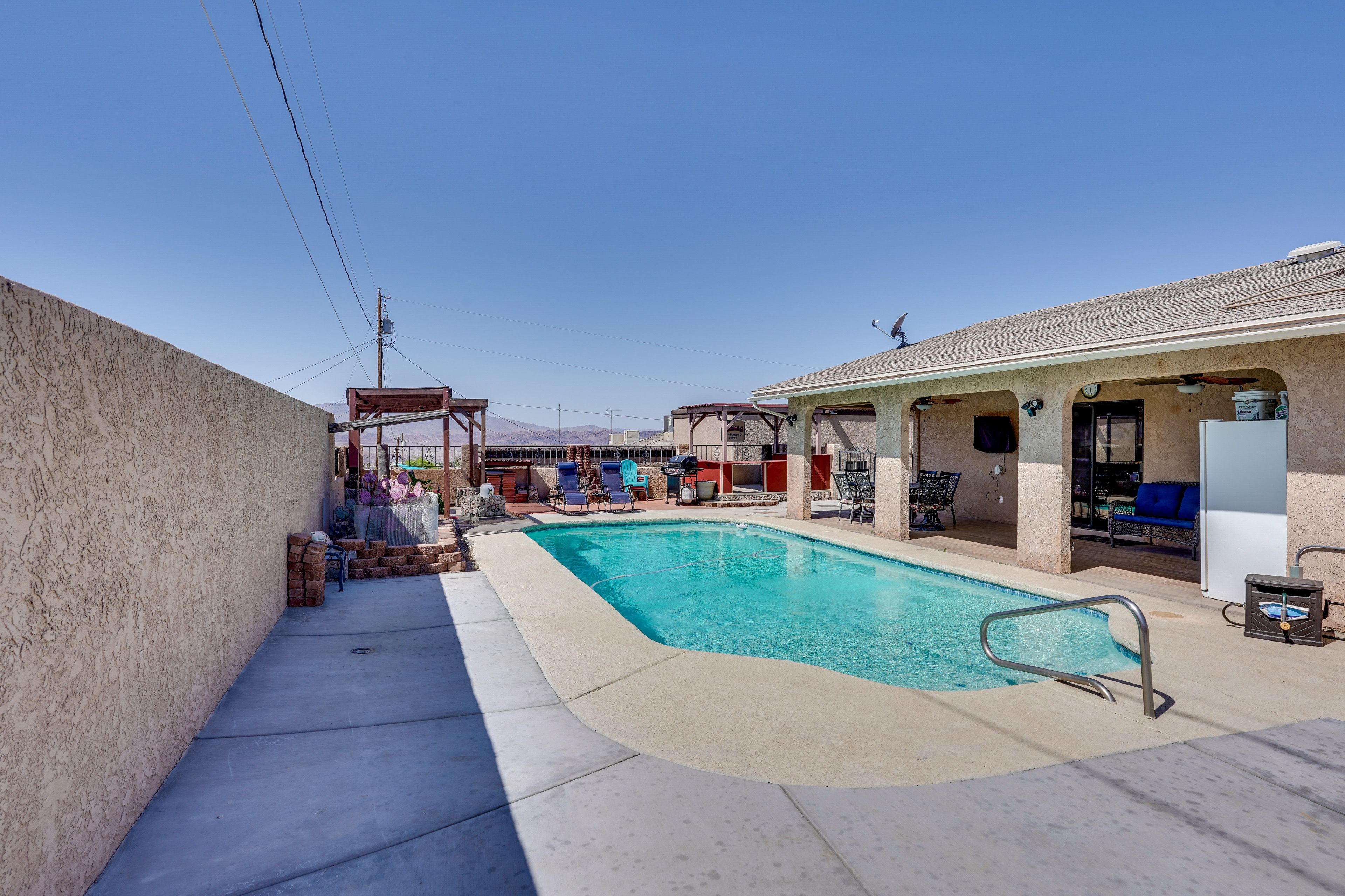 Patio | Pool (3'-7') | Gas Grill