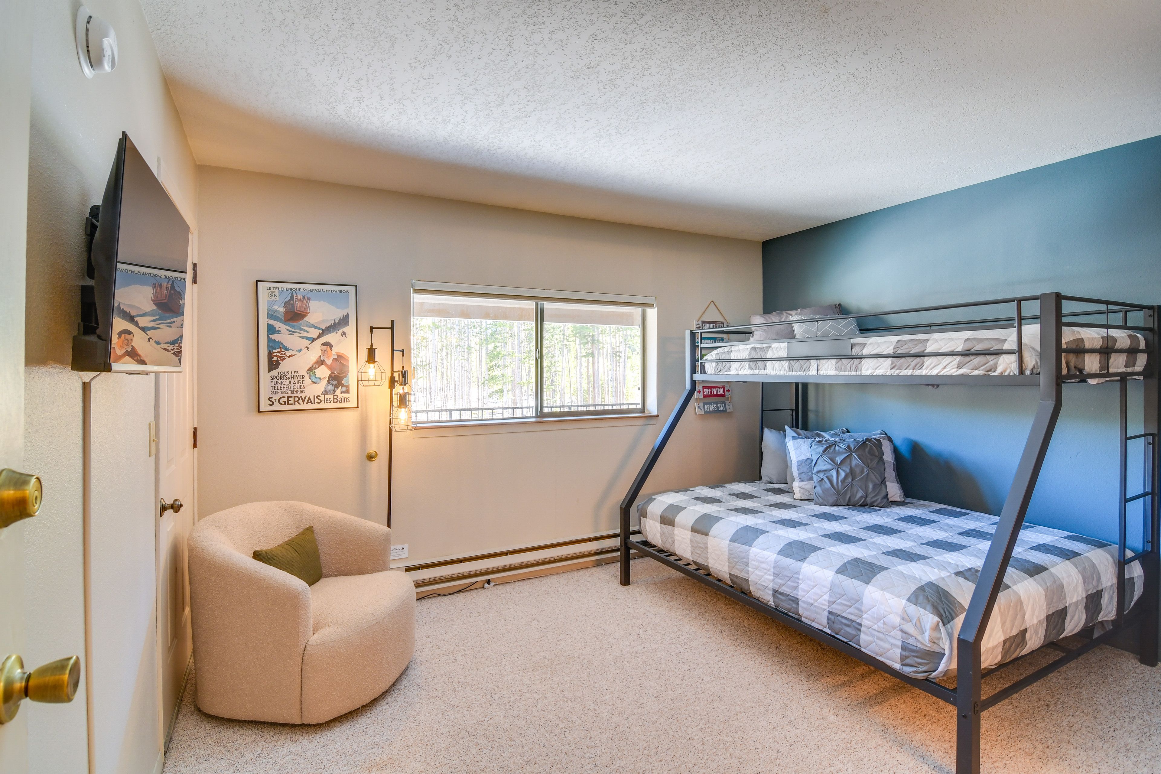 Bedroom 2 | Twin/Queen Bunk Bed | Smart TV | En-Suite Bathroom