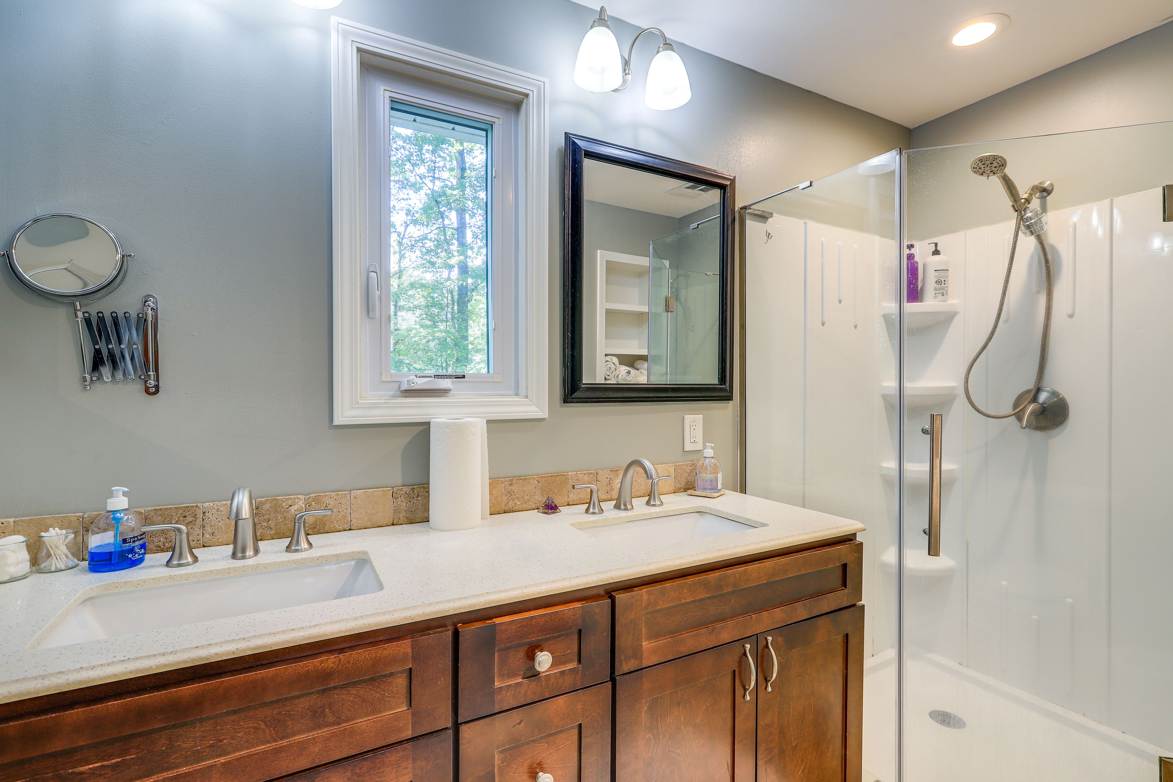 En-Suite Bathroom | 2nd Floor | Towels Provided