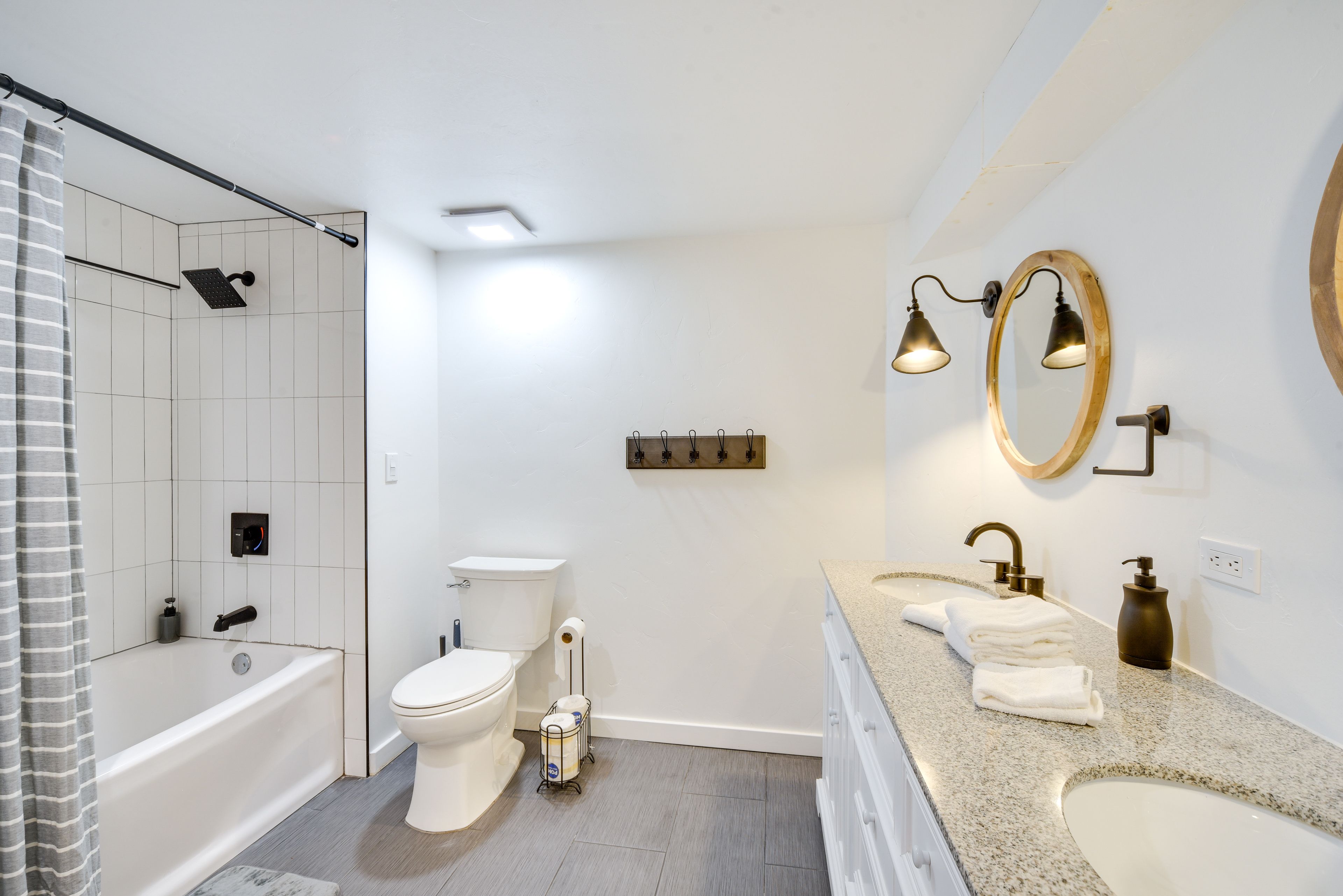 Full Bathroom | Basement | Washer & Dryer