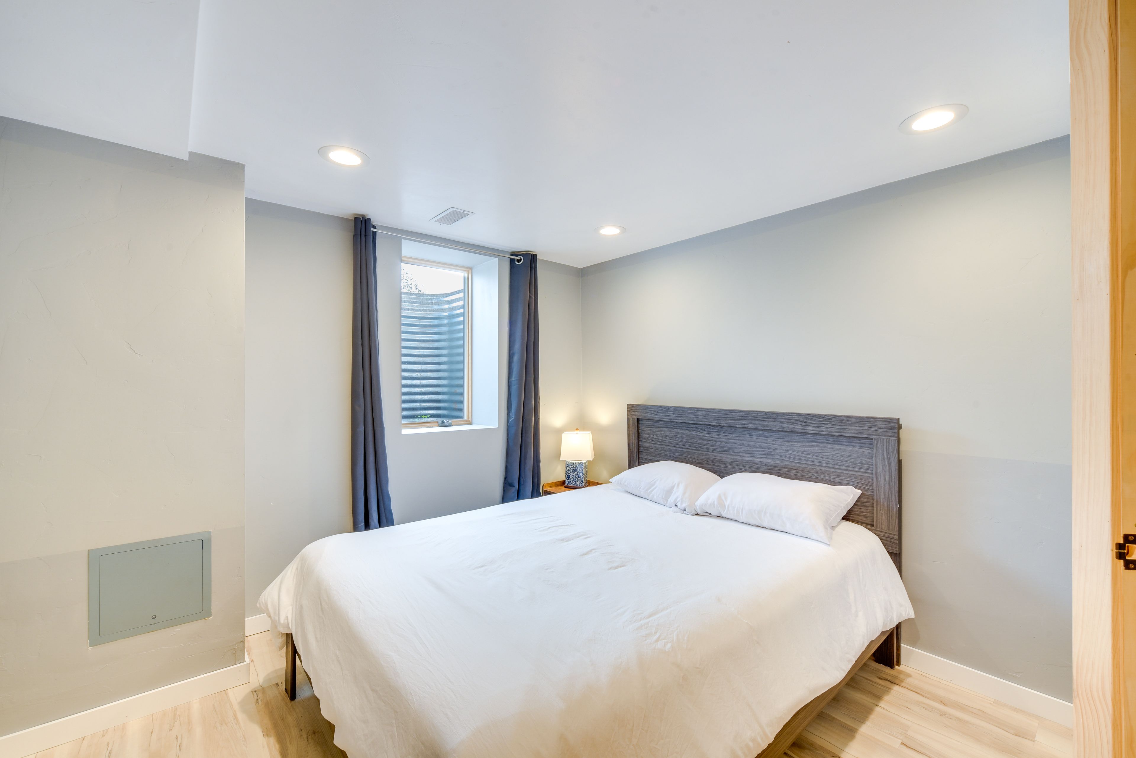 Bedroom 4 | Queen Bed | Basement