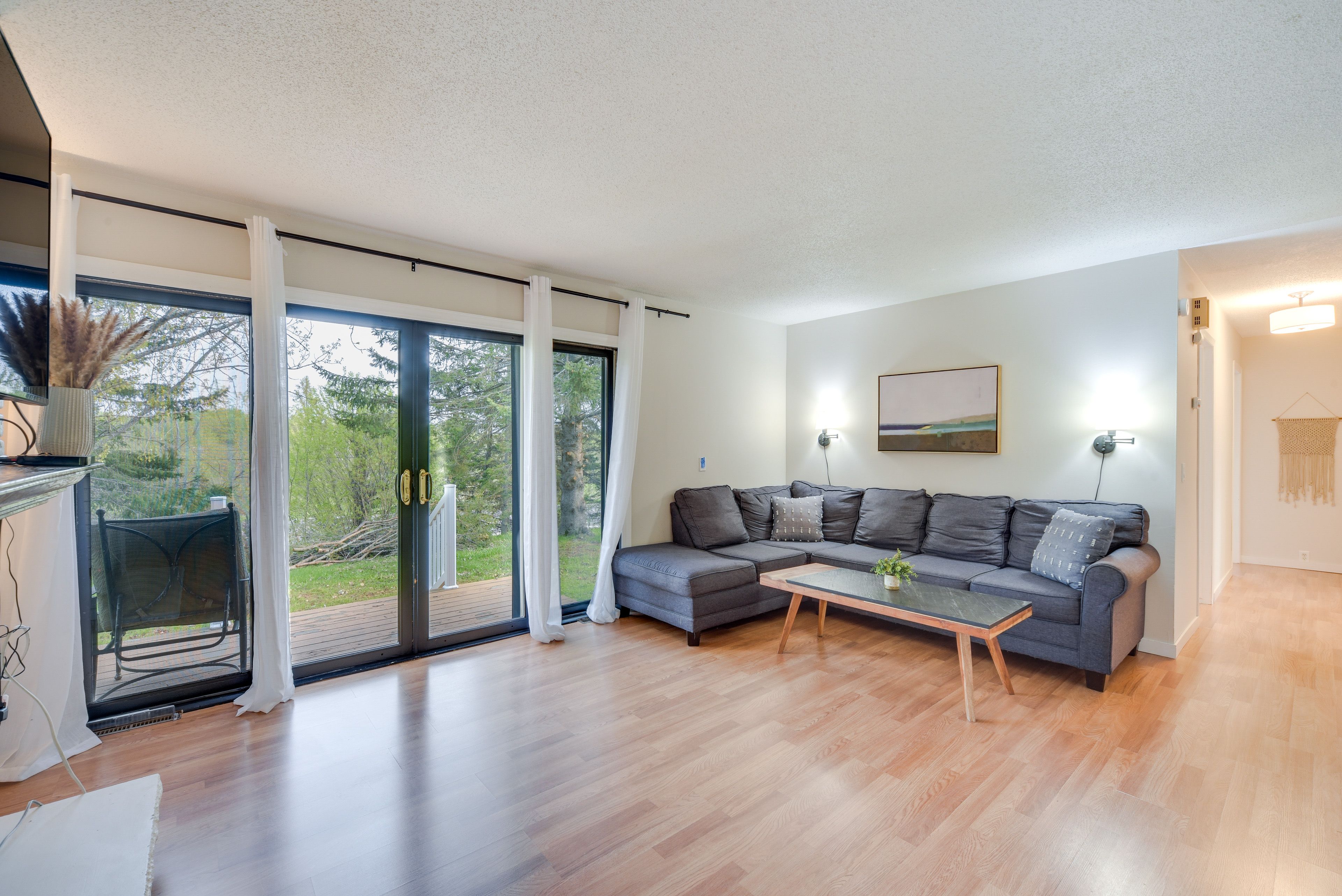Living Room | 1st Floor | Smart TV | Free WiFi | Central Heating & A/C