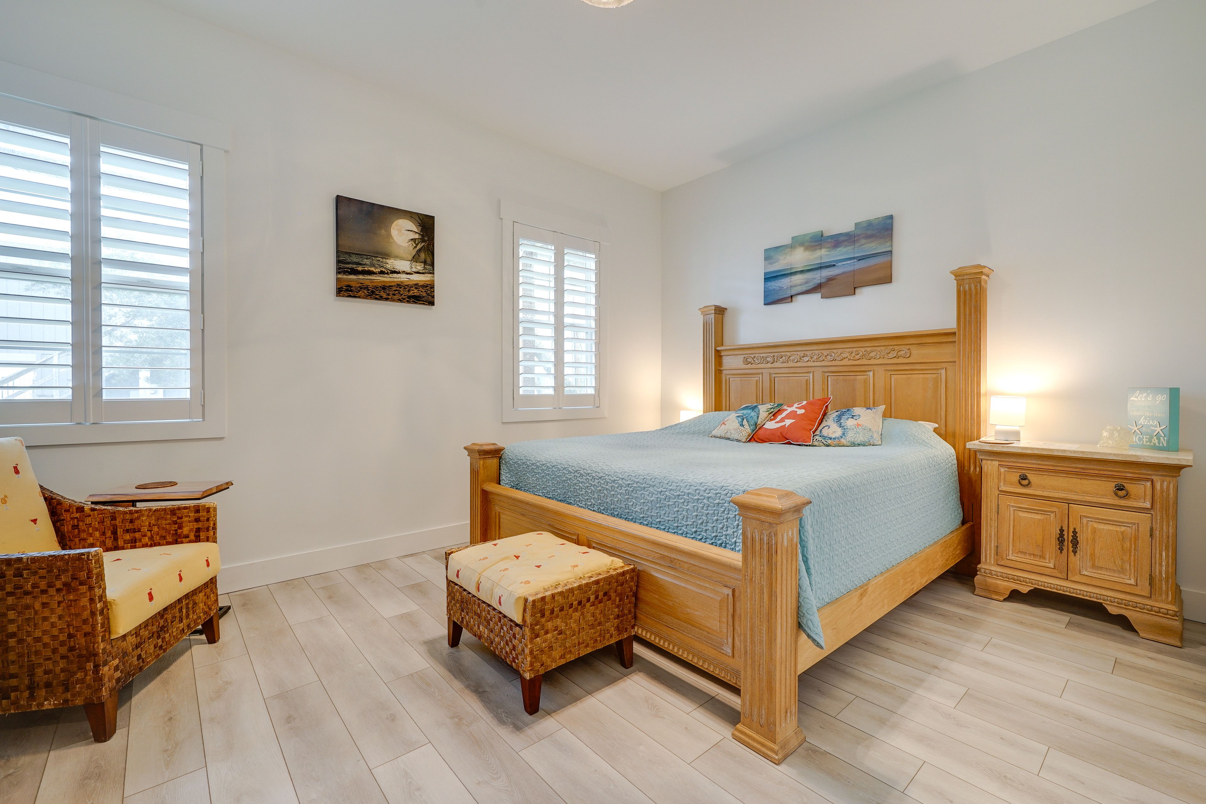 Bedroom 1 | King Bed | Smart TV