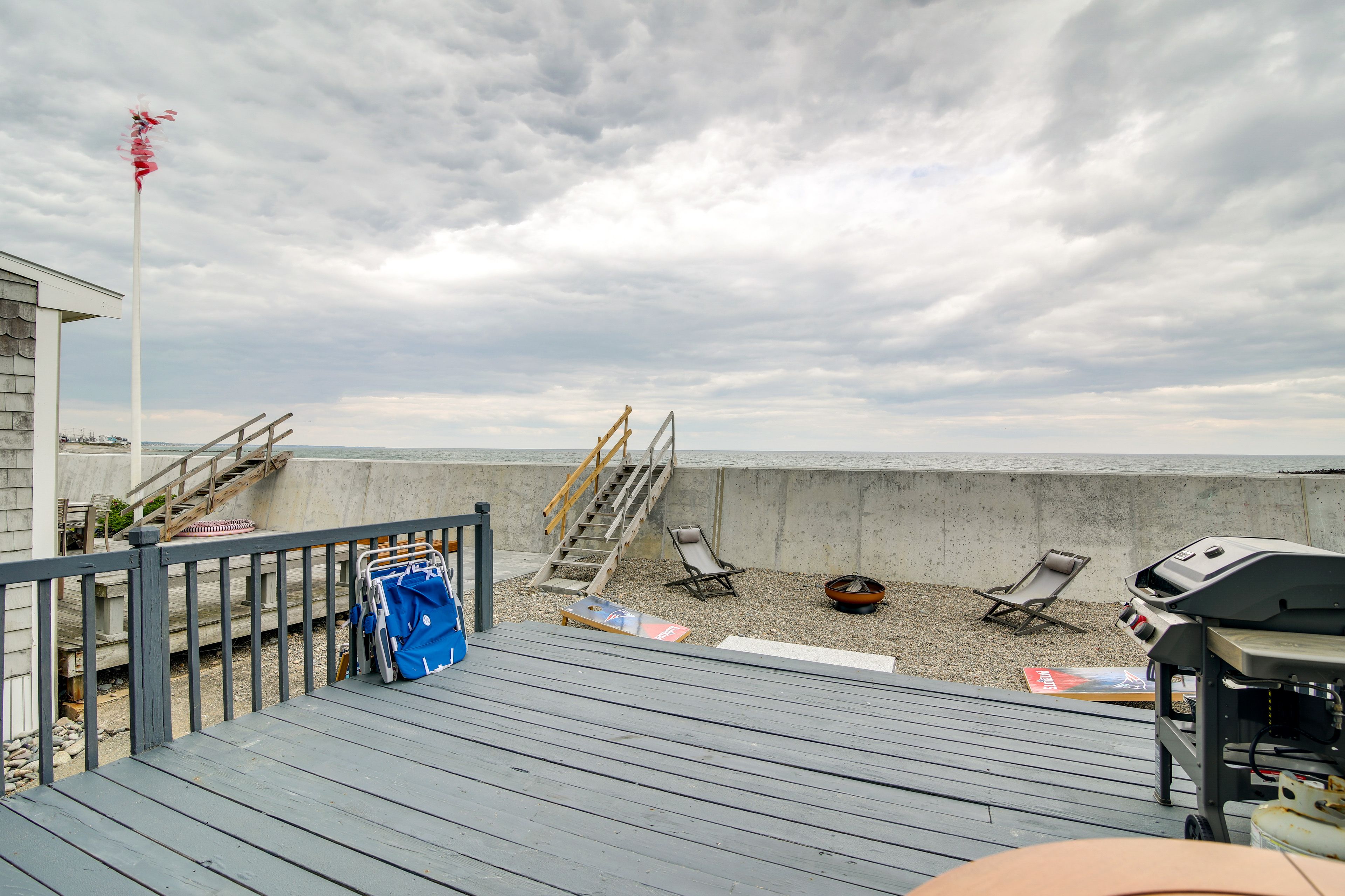 Deck | Direct Beach Access