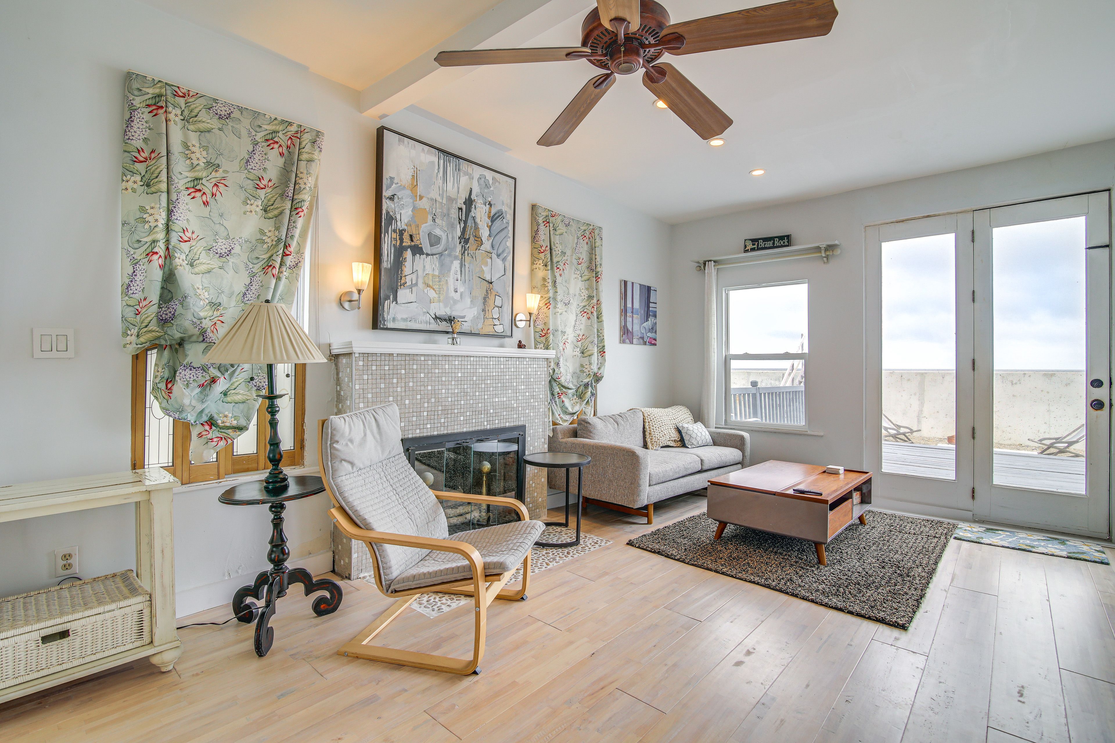 Marshfield Vacation Rental | 3BR | 1.5BA | 1,100 Sq Ft | Stairs Required