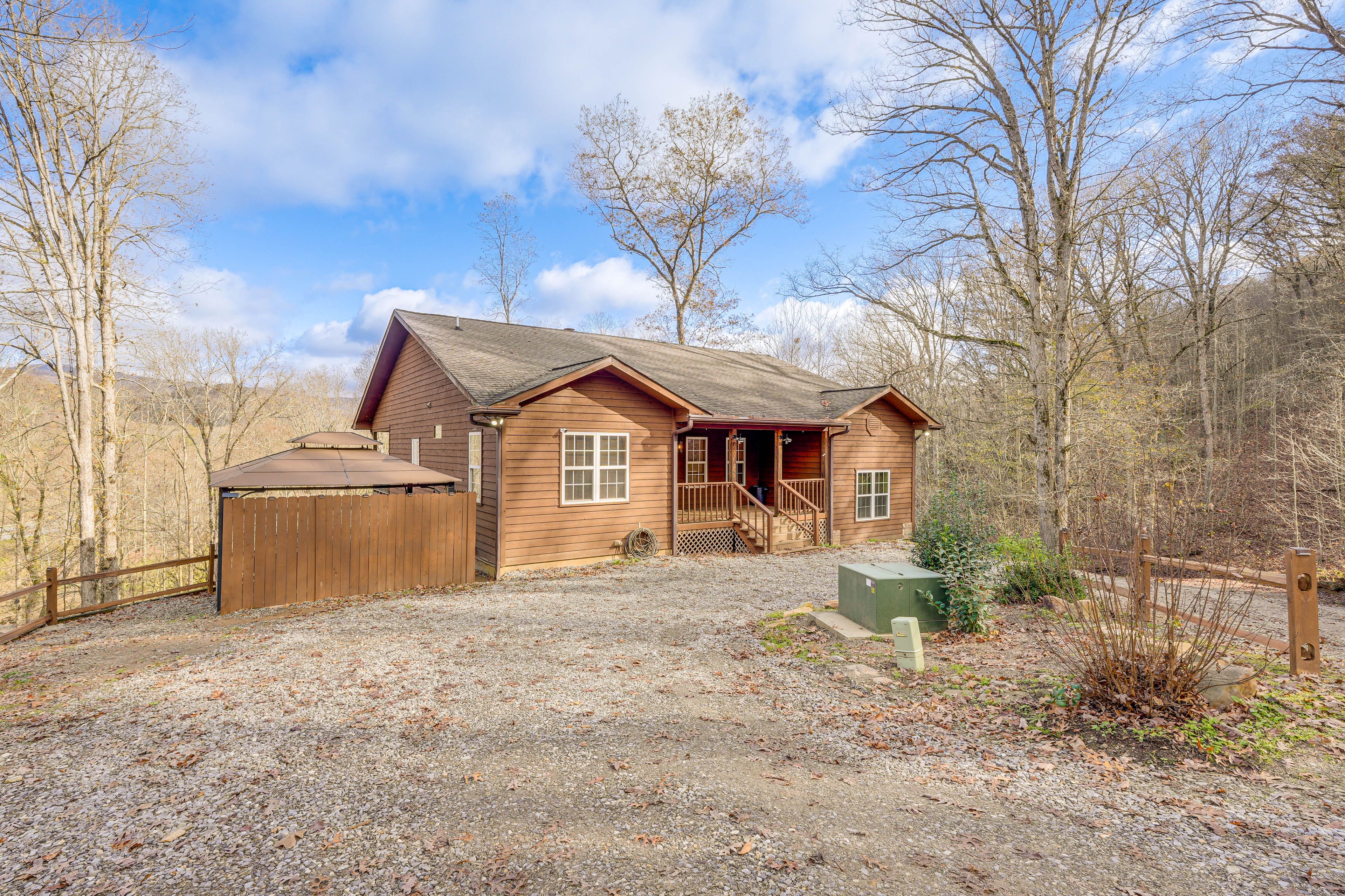 Parking | Driveway (3 Vehicles)